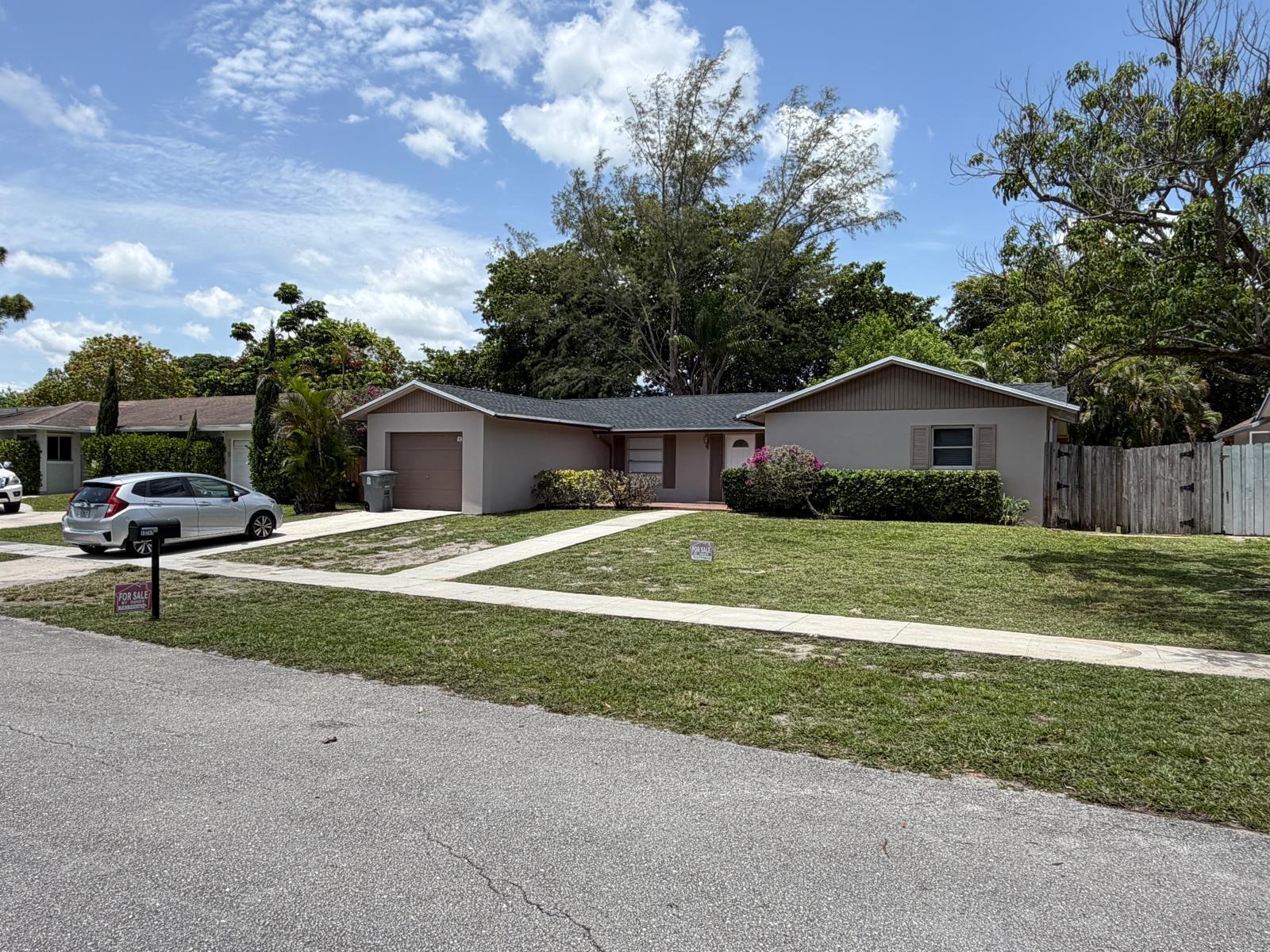 BOCA TRAILS 1 - Residential