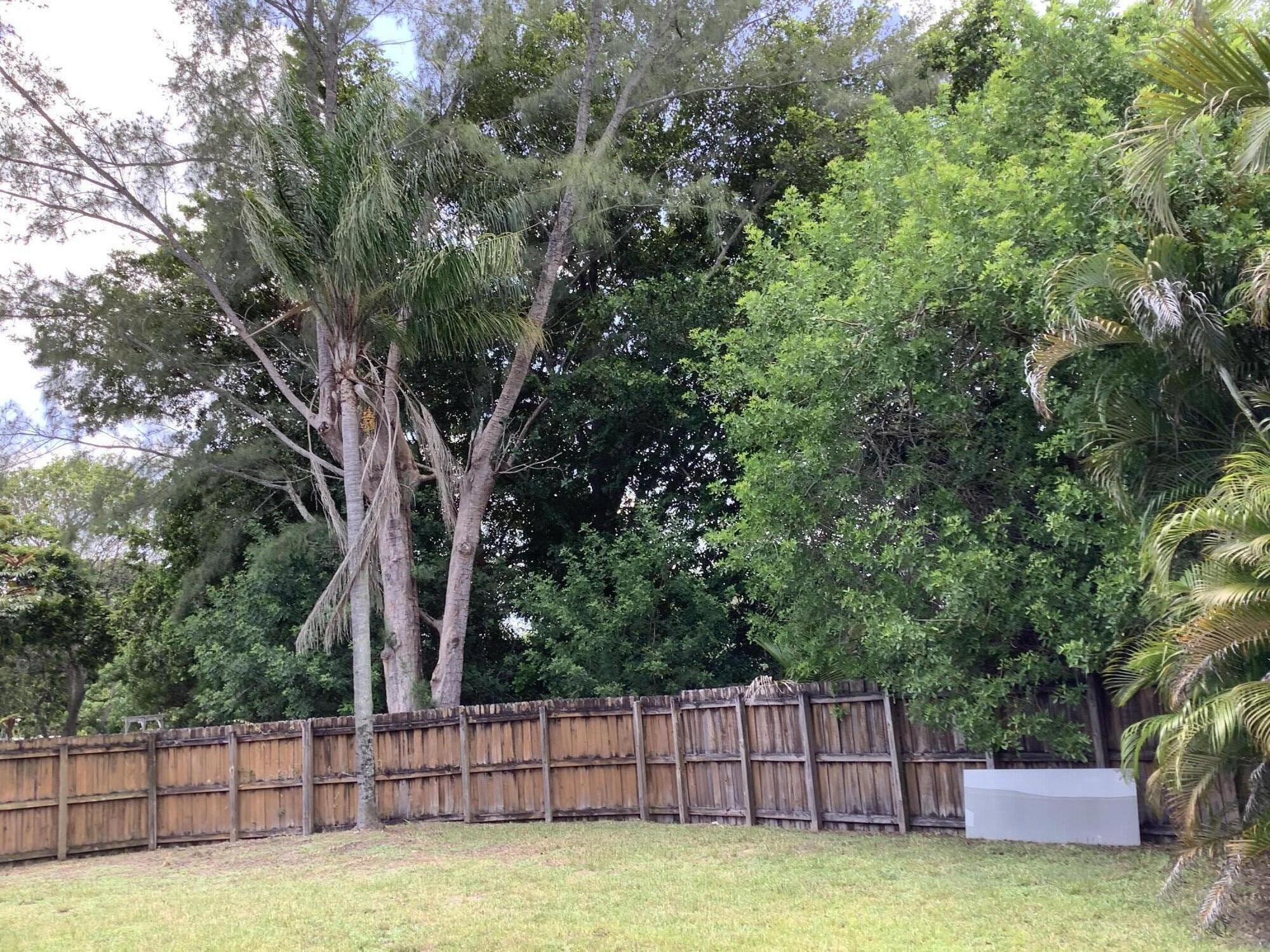 BOCA TRAILS 1 - Residential