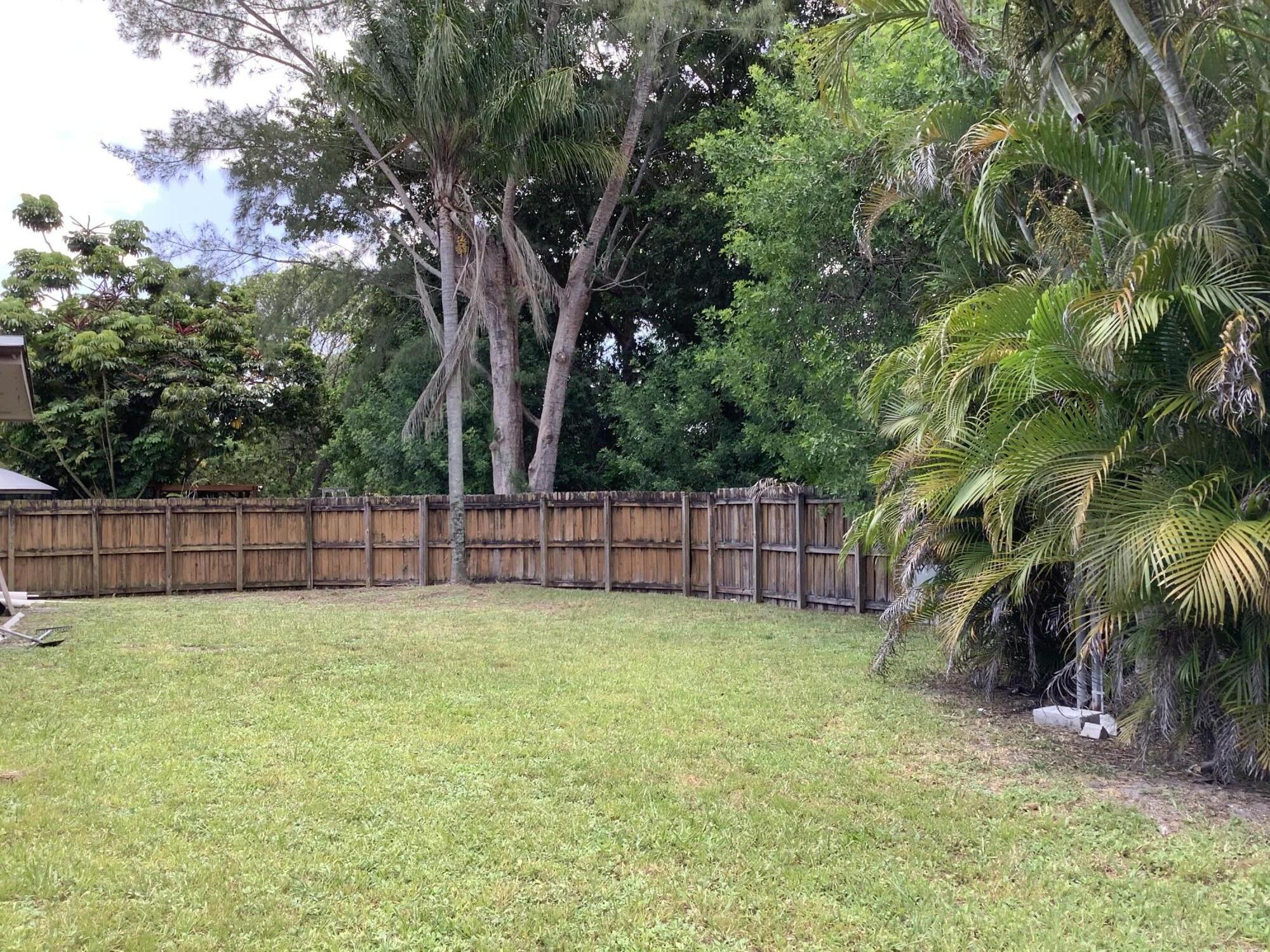BOCA TRAILS 1 - Residential