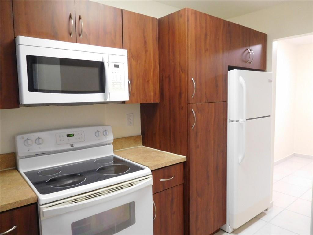 SANTA MONICA CONDOMINIUM - Residential Lease