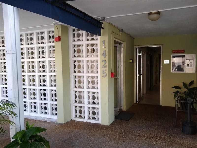 SANTA MONICA CONDOMINIUM - Residential Lease