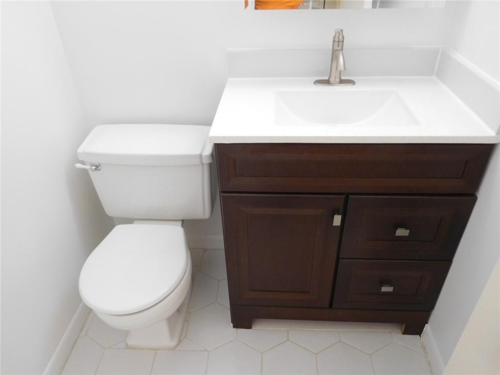 SANTA MONICA CONDOMINIUM - Residential Lease