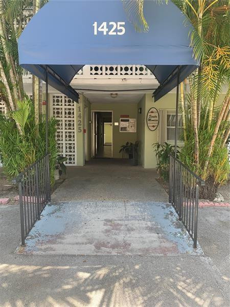 SANTA MONICA CONDOMINIUM - Residential Lease