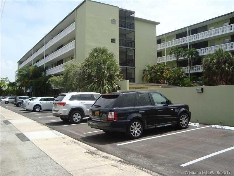 SANTA MONICA CONDOMINIUM - Residential Lease