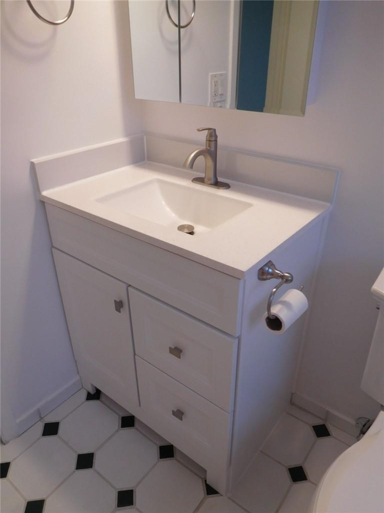 SANTA MONICA CONDOMINIUM - Residential Lease