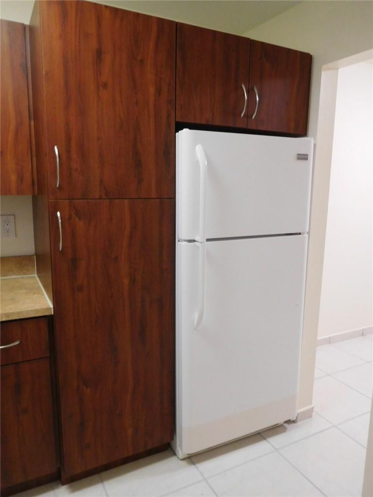 SANTA MONICA CONDOMINIUM - Residential Lease