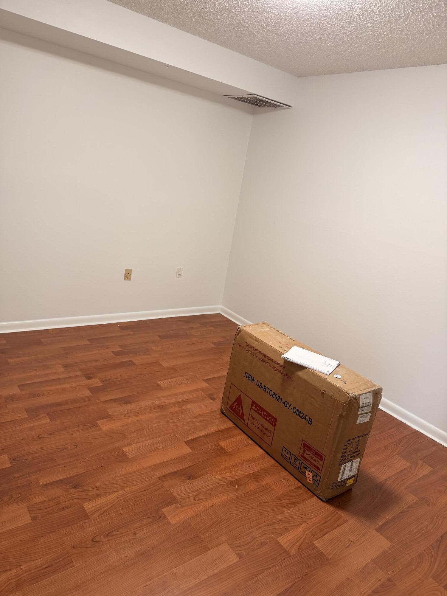 SHERWOOD LAKES - Residential Lease