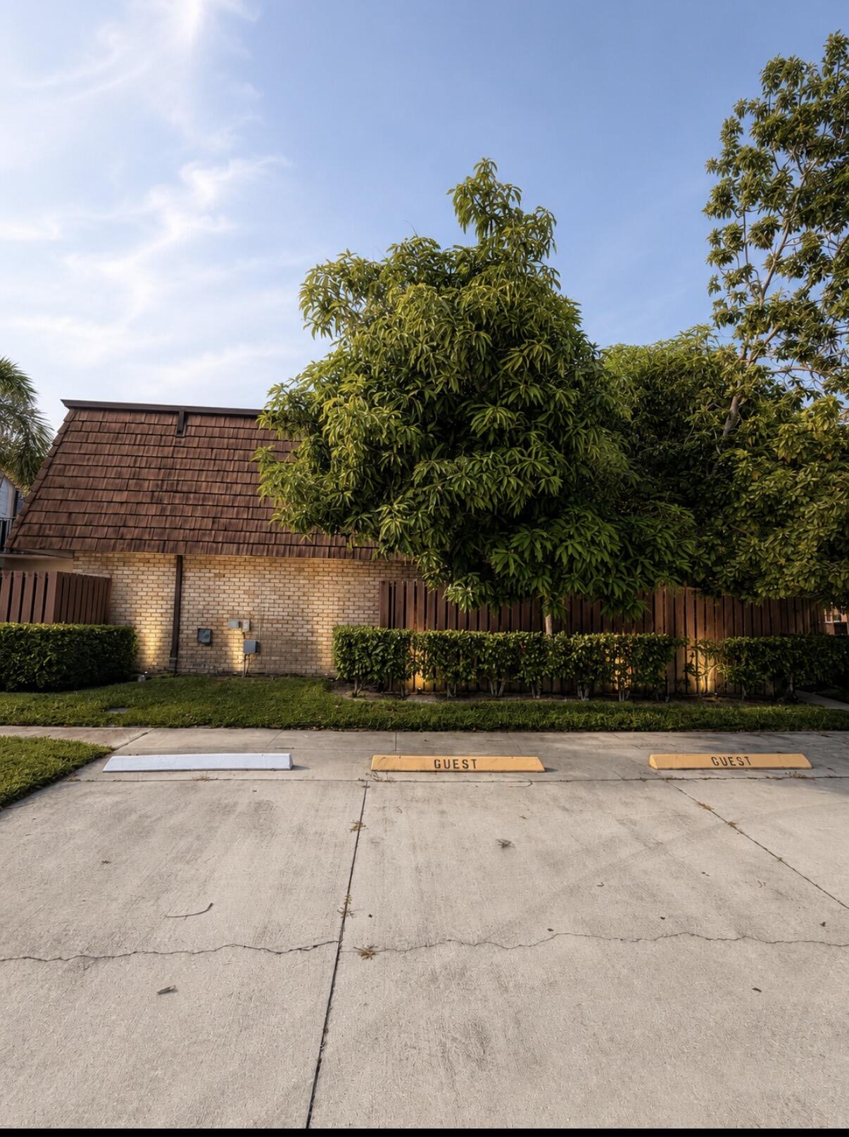 SHERWOOD LAKES - Residential Lease