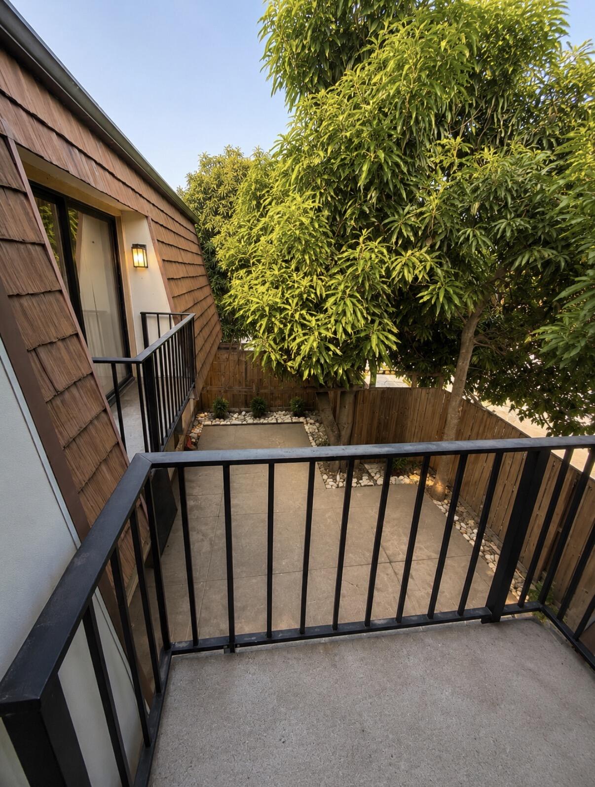 SHERWOOD LAKES - Residential Lease