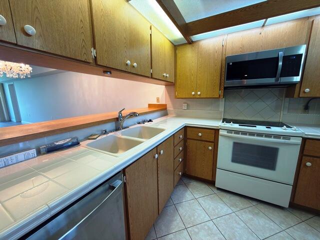 WHITEHALL VILLAGE - Residential Lease
