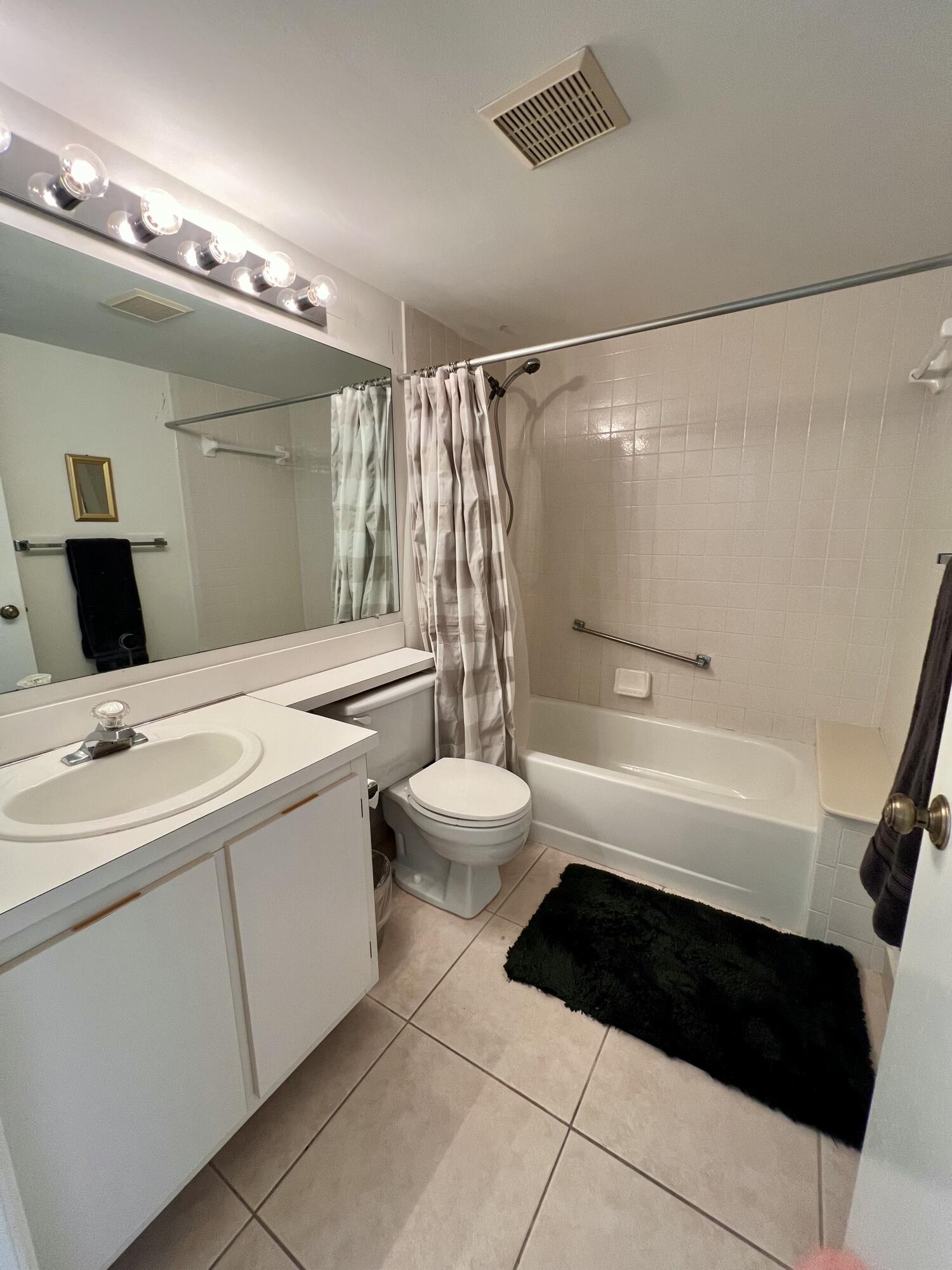 PALM CLUB VILLAGE II CONDO - Residential