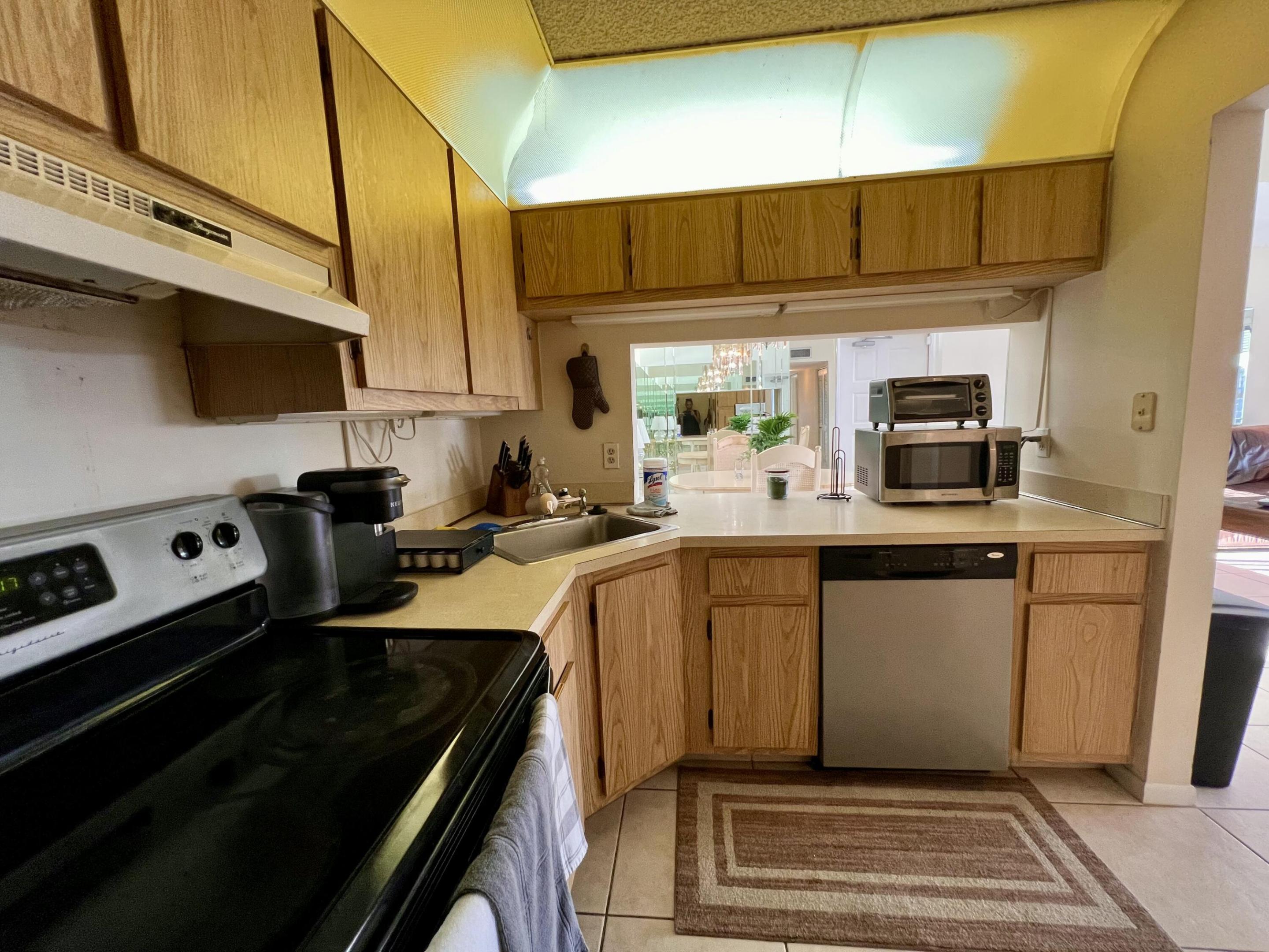 PALM CLUB VILLAGE II CONDO - Residential