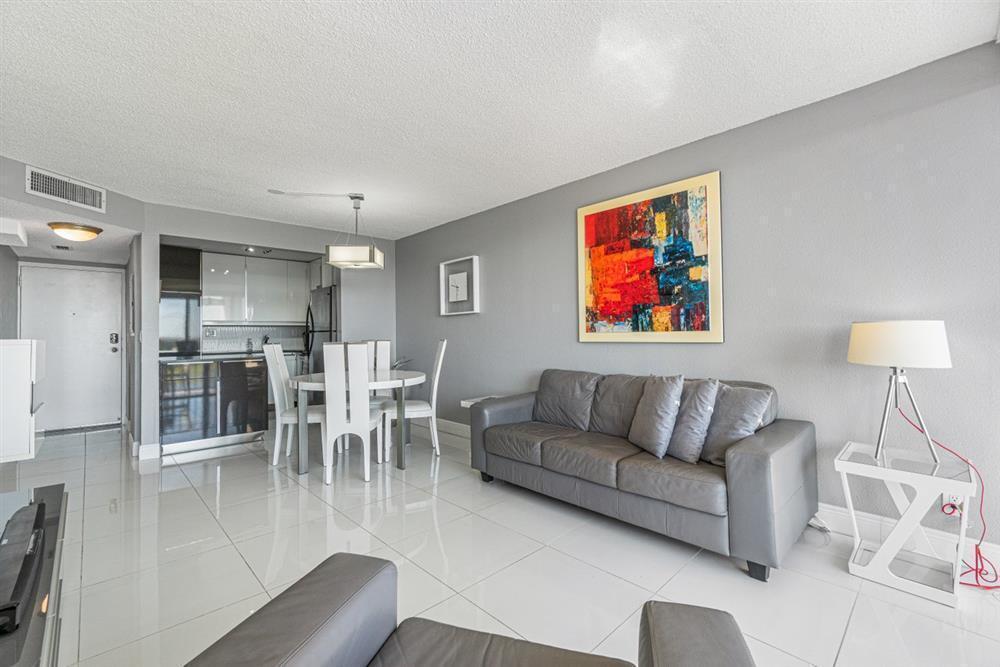 LAKESHORE CLUB CONDO - Residential Lease