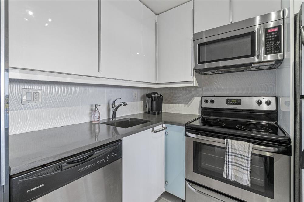 LAKESHORE CLUB CONDO - Residential Lease
