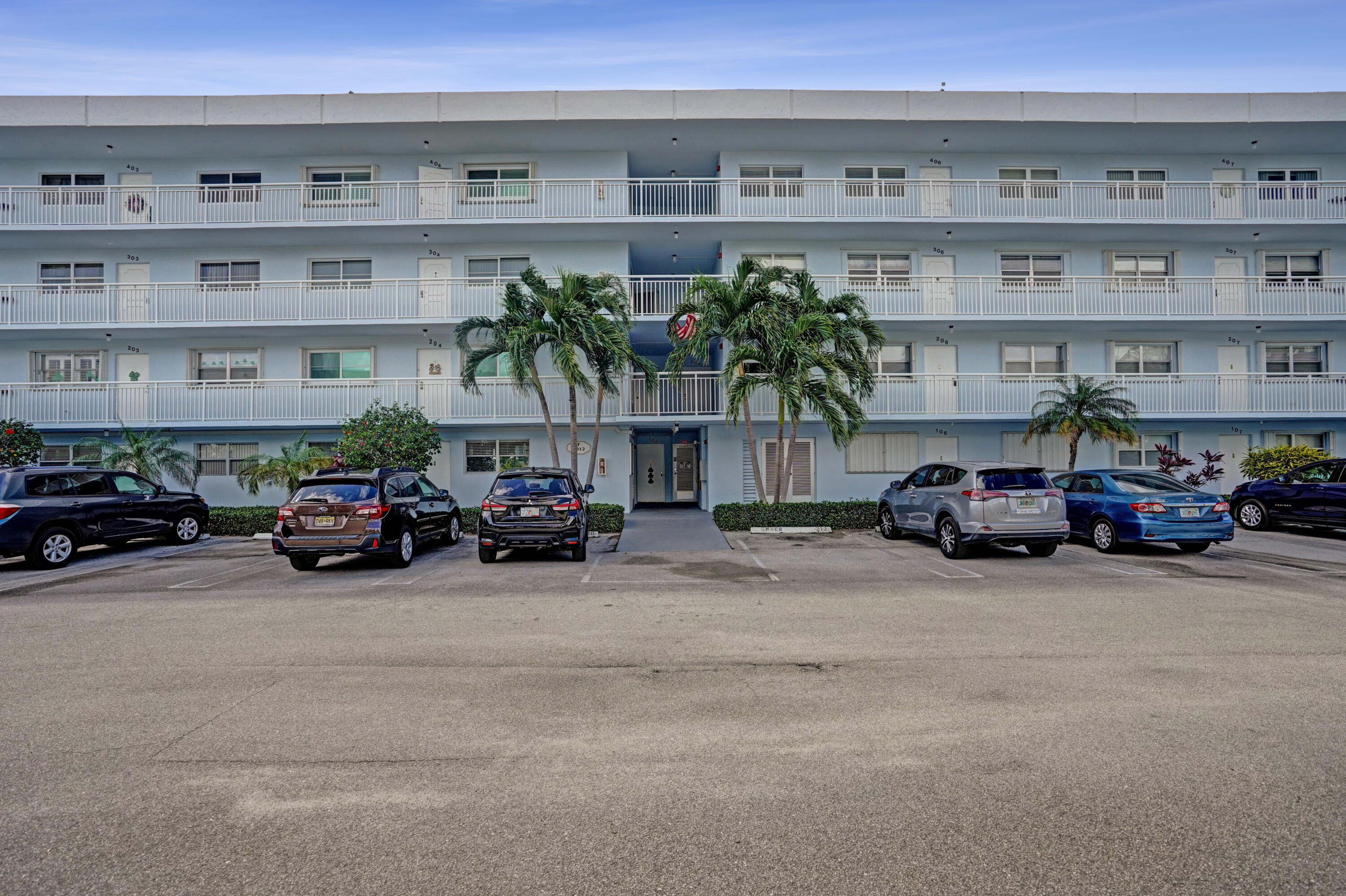 SEAGATE OF GULFSTREAM CONDO - Residential