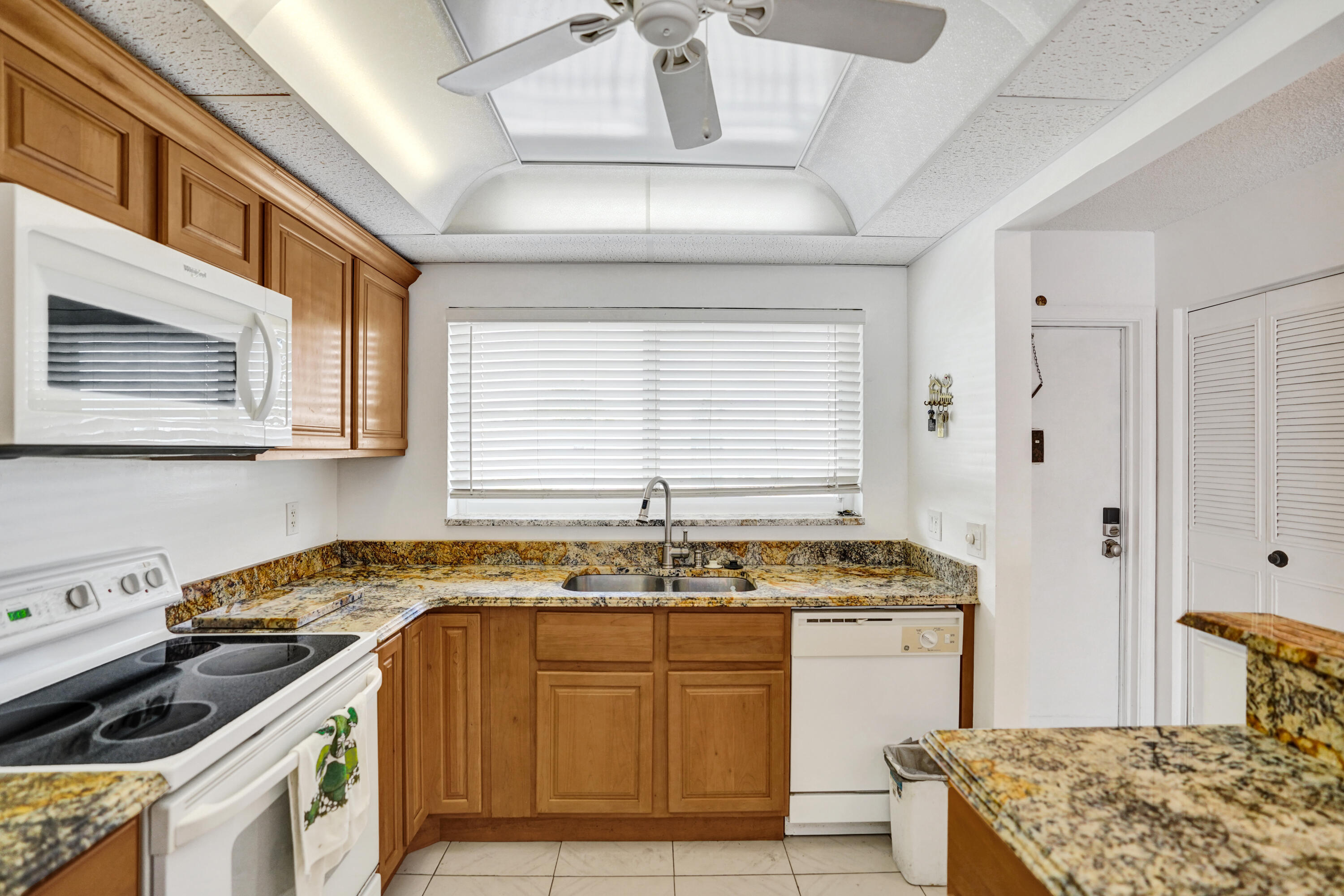 SEAGATE OF GULFSTREAM CONDO - Residential