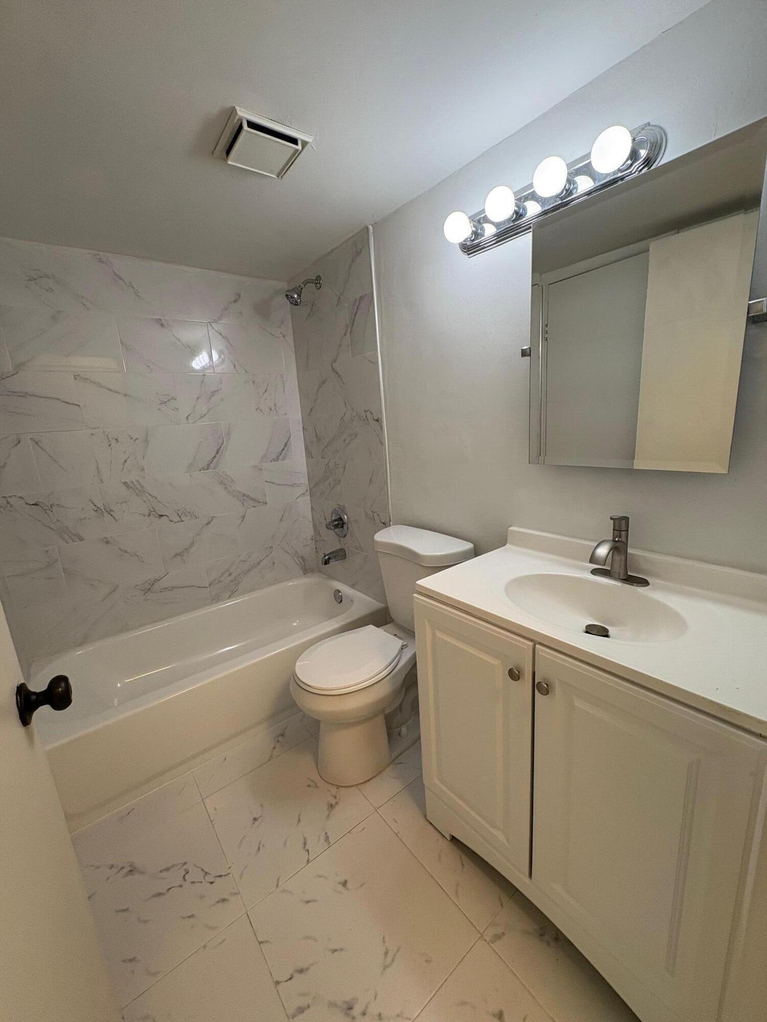 INTERNATIONAL PARK CONDO II - Residential Lease
