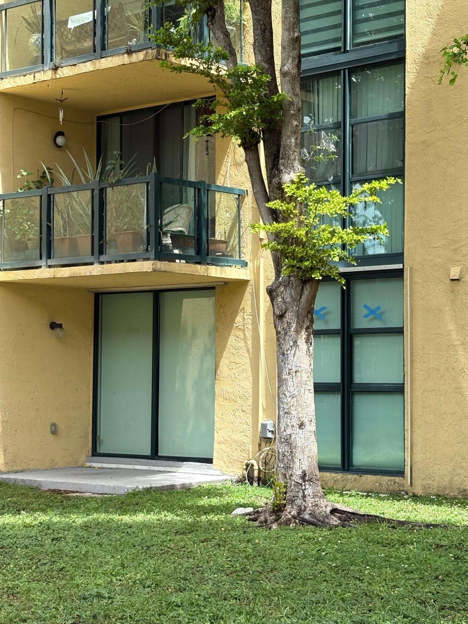 INTERNATIONAL PARK CONDO II - Residential Lease
