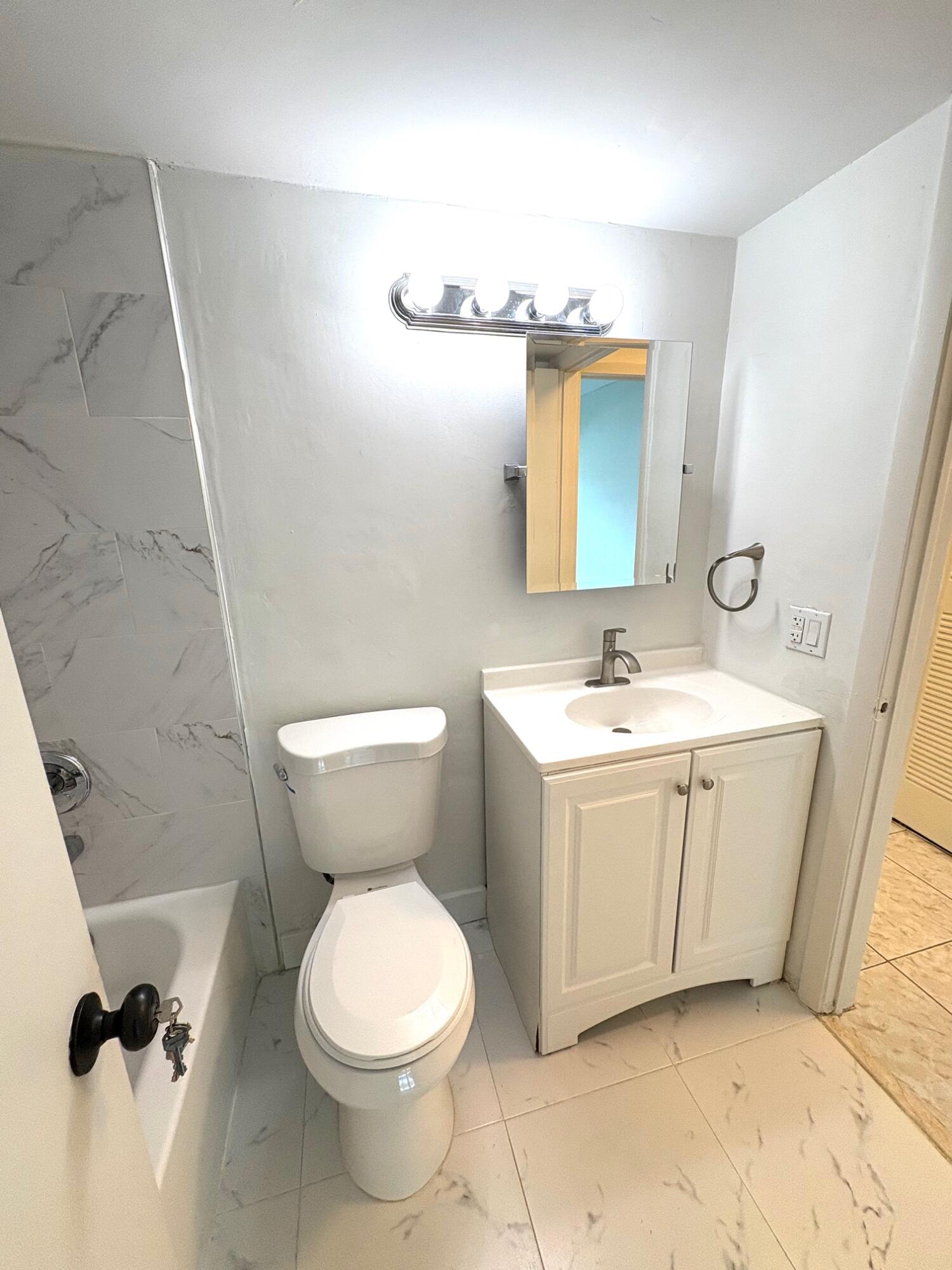 INTERNATIONAL PARK CONDO II - Residential Lease