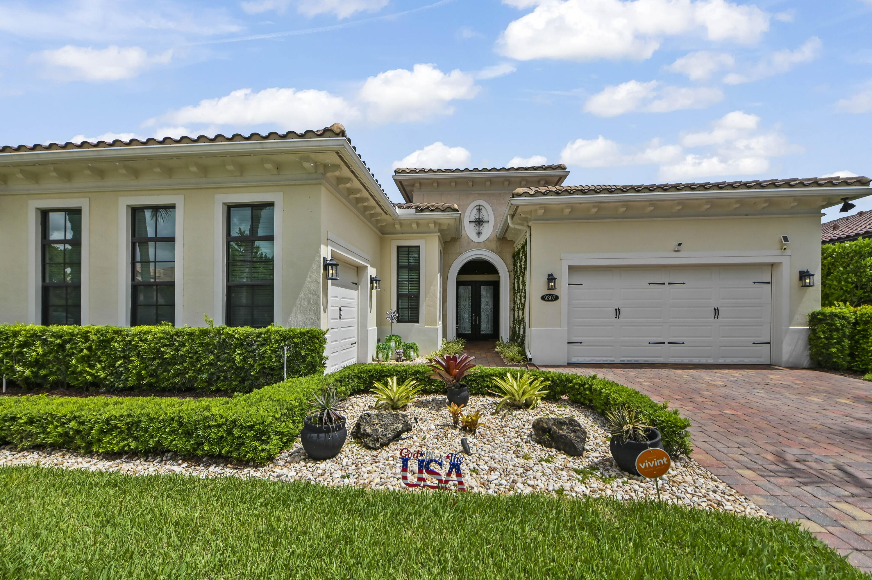 PALM MEADOWS ESTATES - Residential