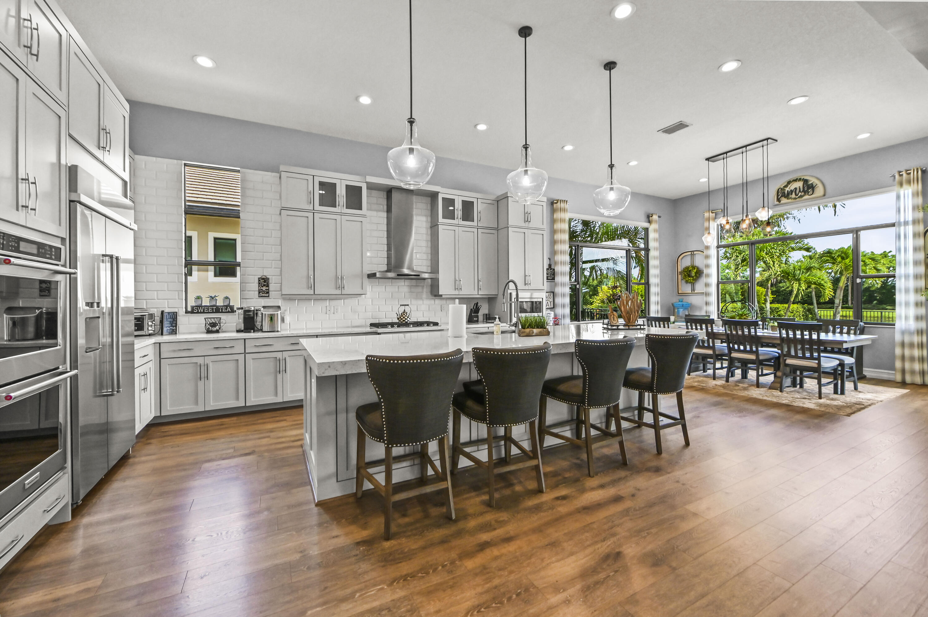 PALM MEADOWS ESTATES - Residential