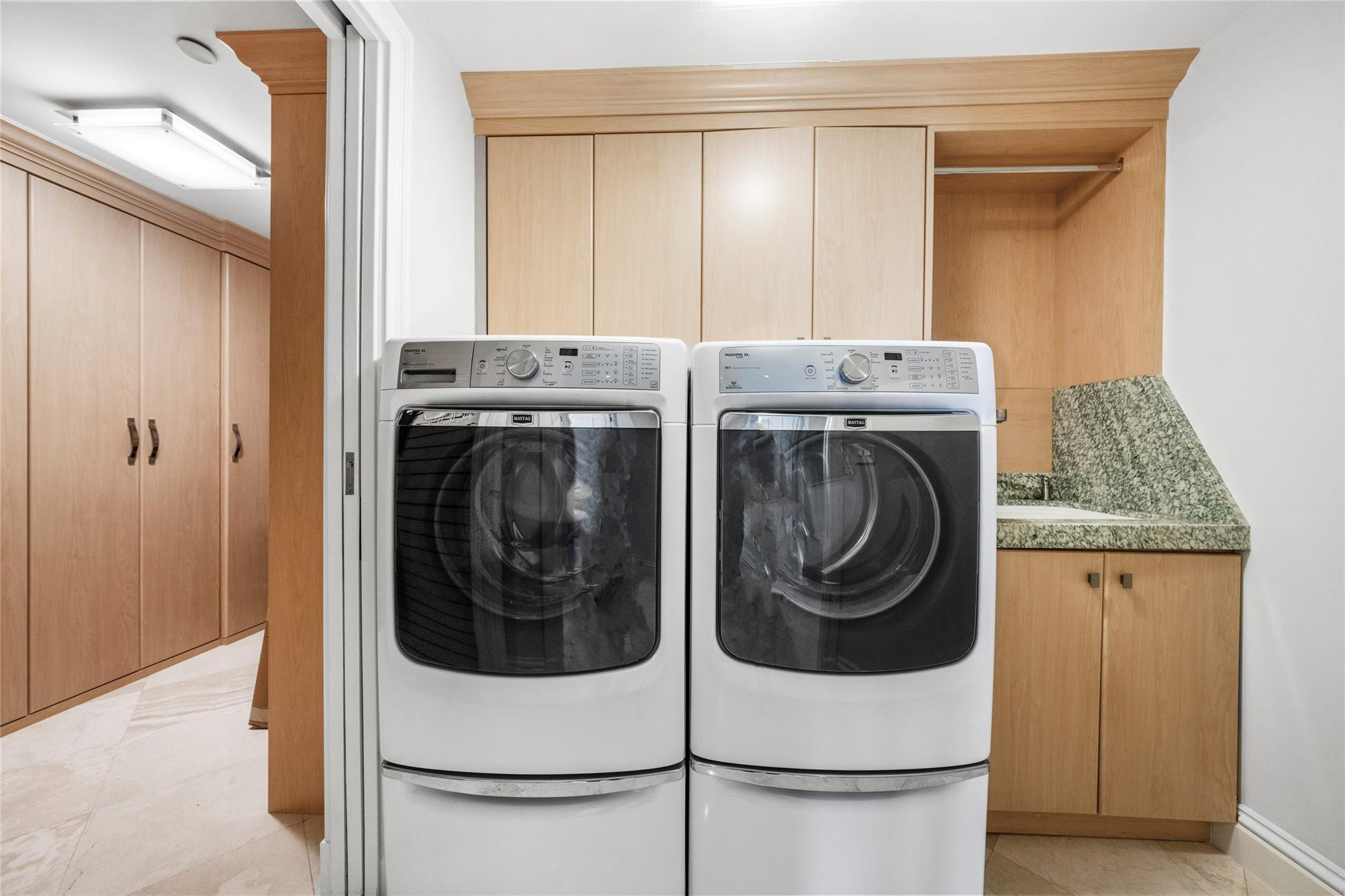 LHERMITAGE II CONDOMINIUM - Residential Lease