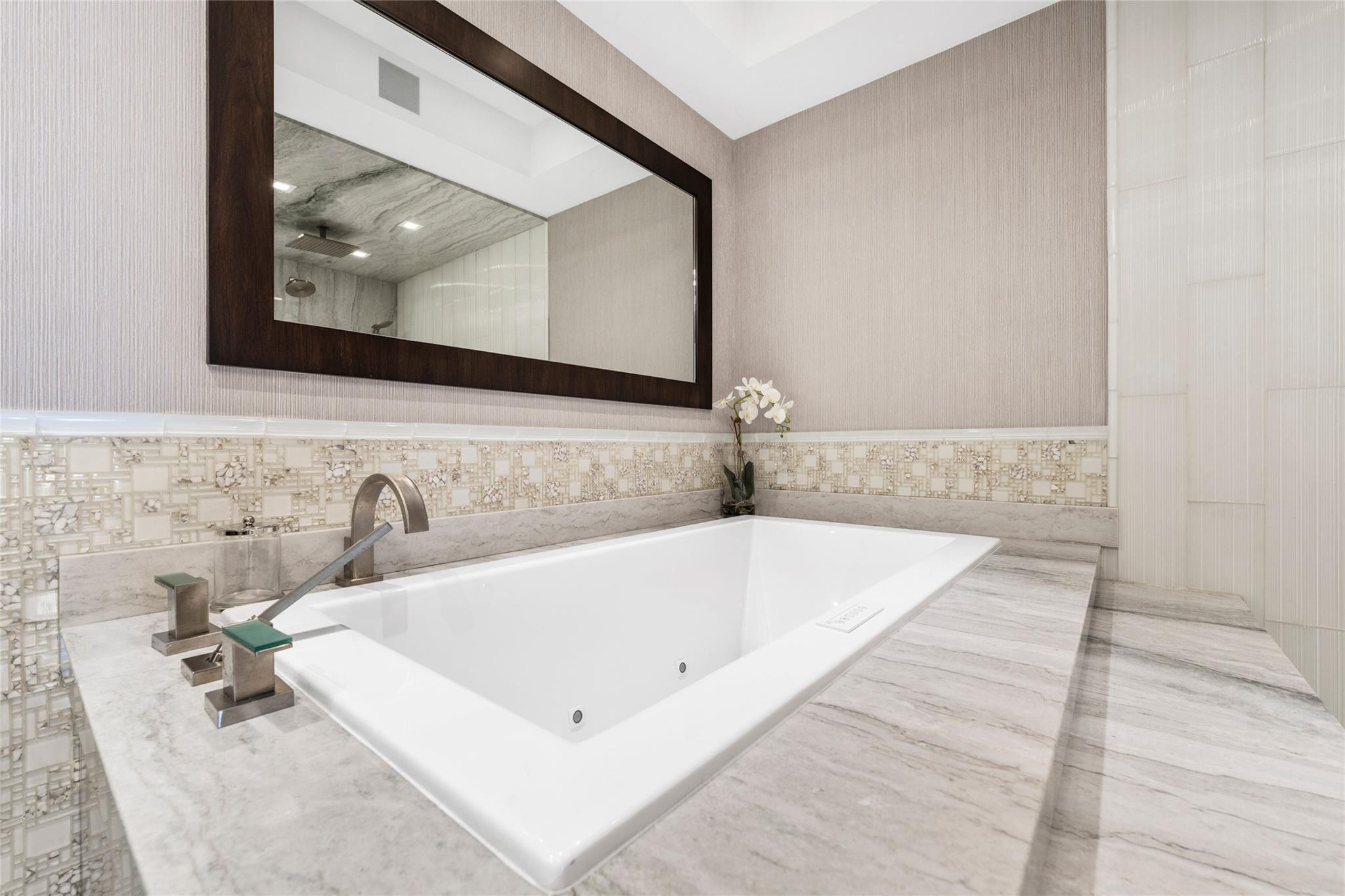 LHERMITAGE II CONDOMINIUM - Residential Lease