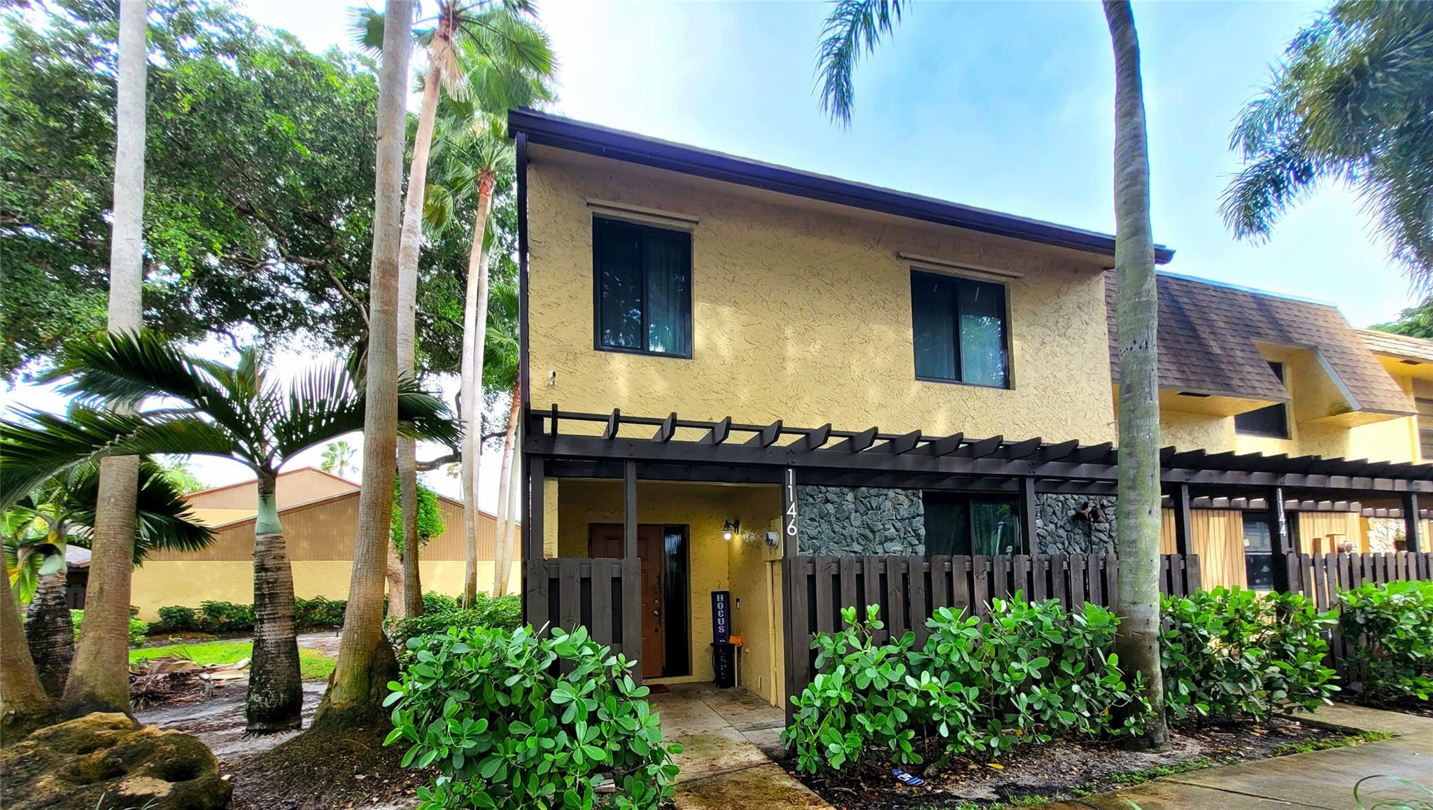 Villas of Plantation - Residential