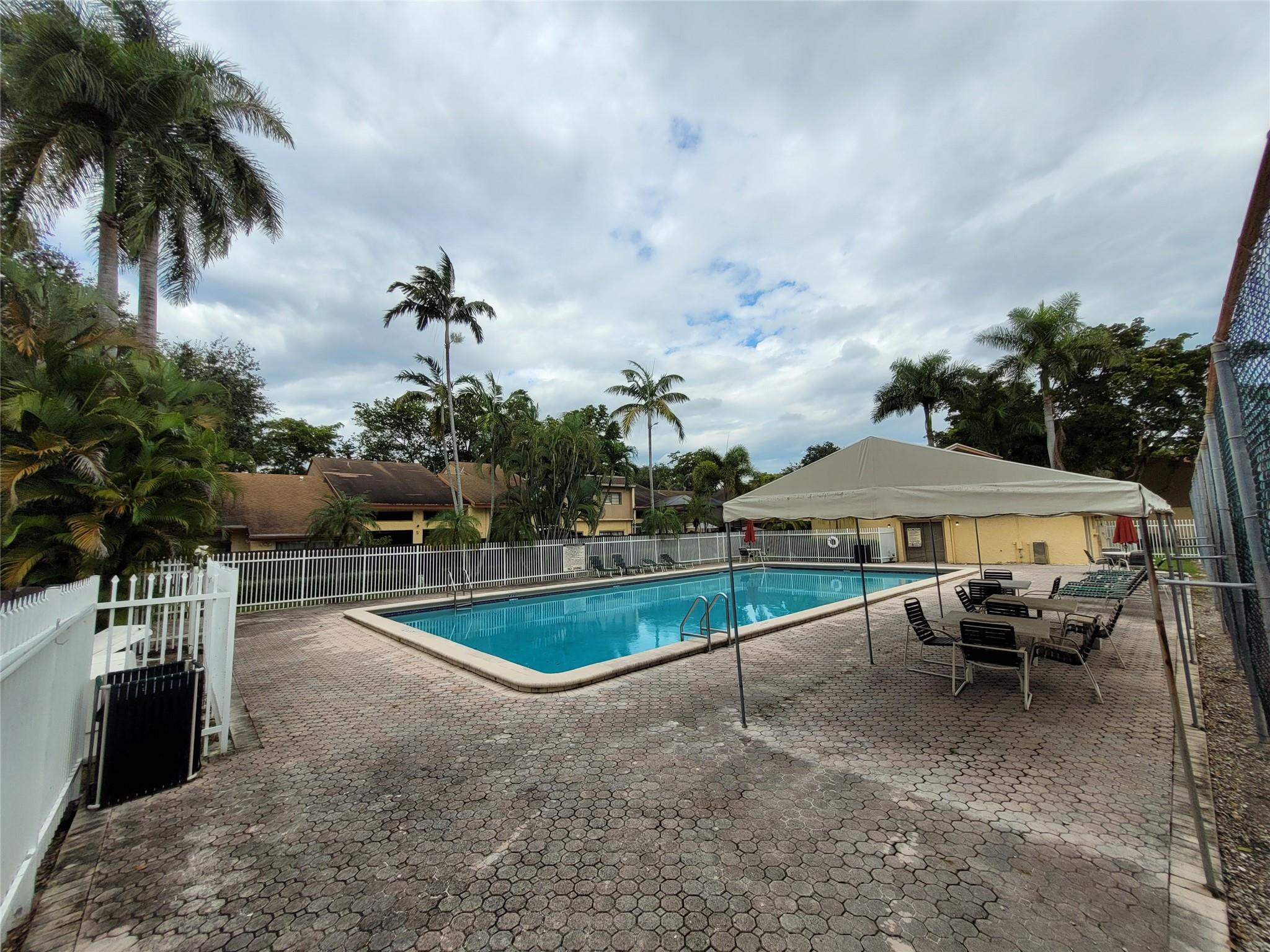 Villas of Plantation - Residential