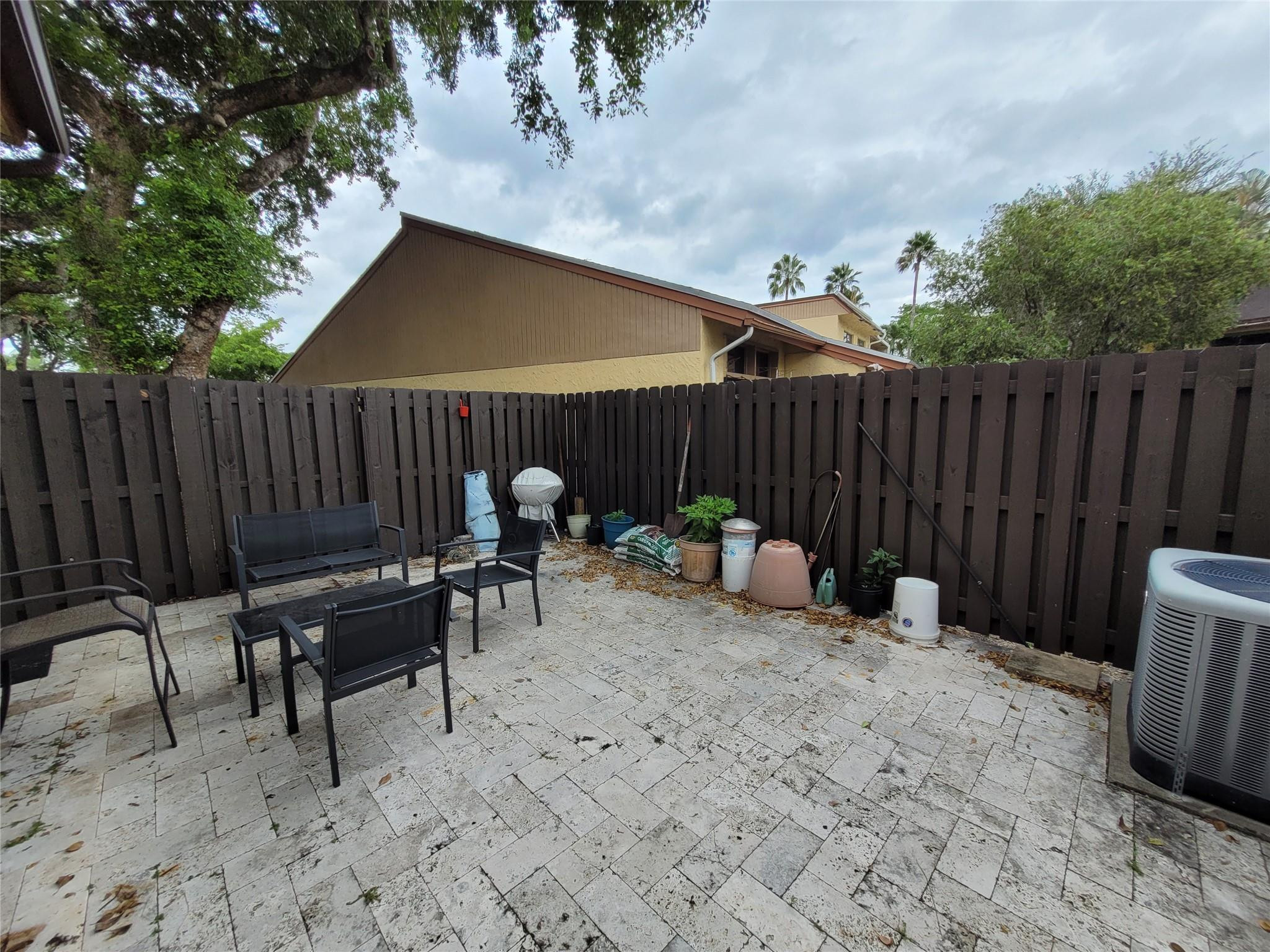 Villas of Plantation - Residential