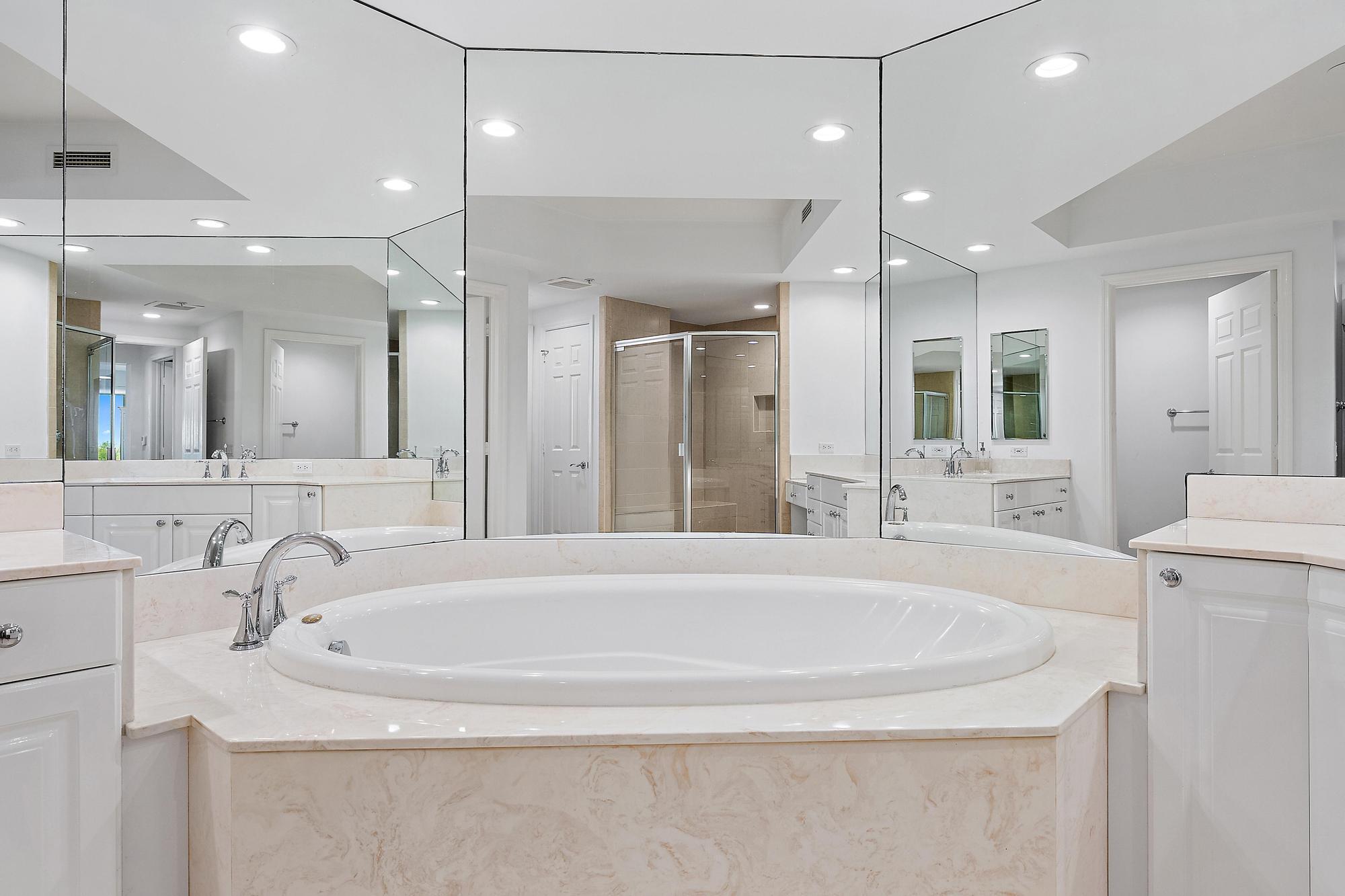 JUPITER YACHT CLUB - Residential Lease