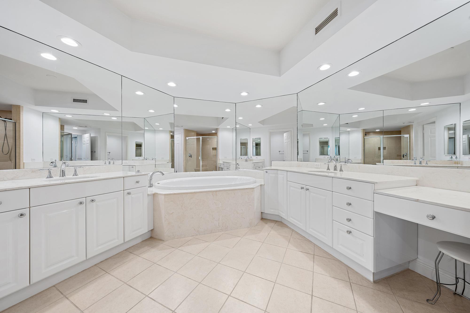 JUPITER YACHT CLUB - Residential Lease