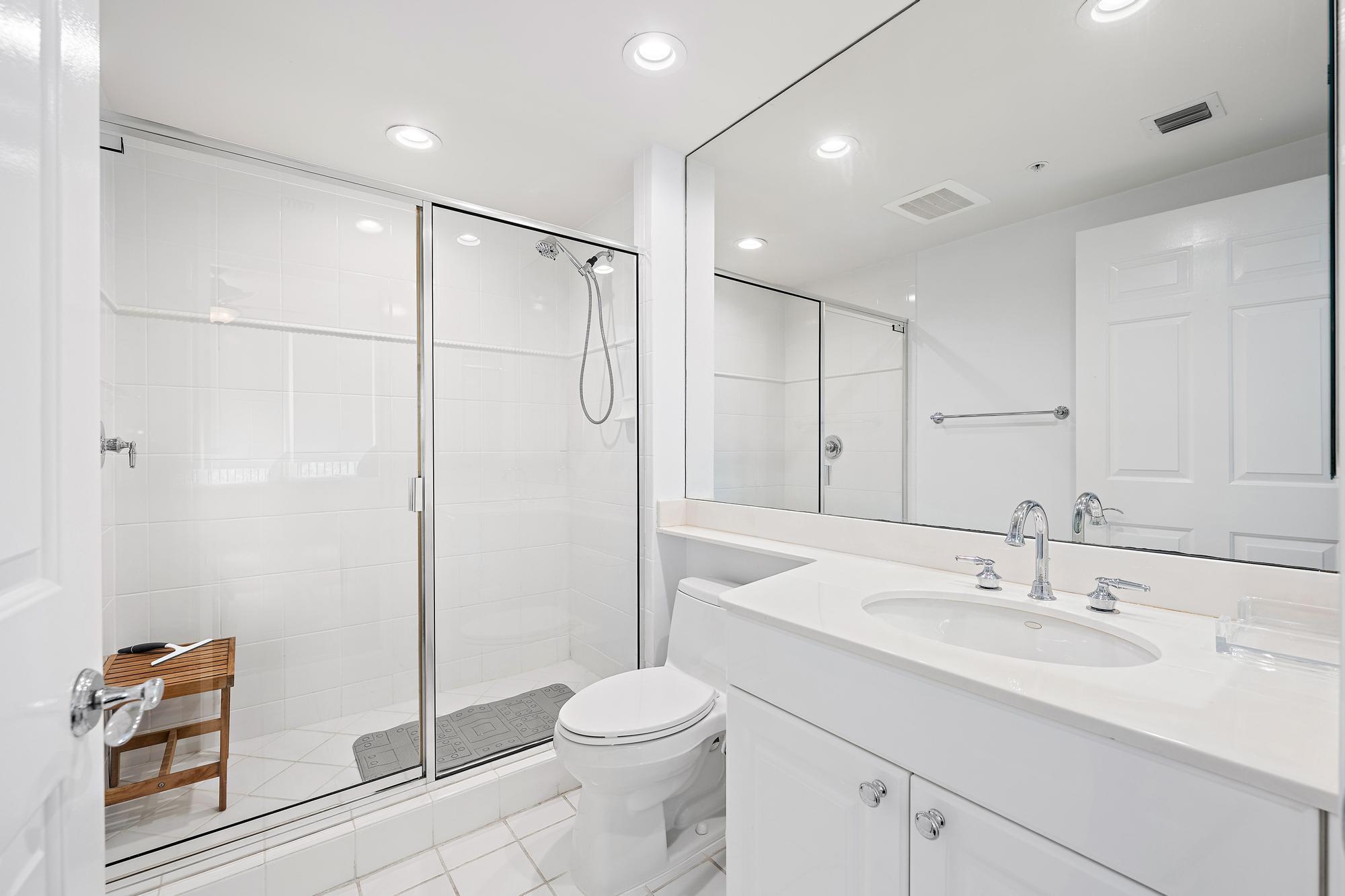 JUPITER YACHT CLUB - Residential Lease