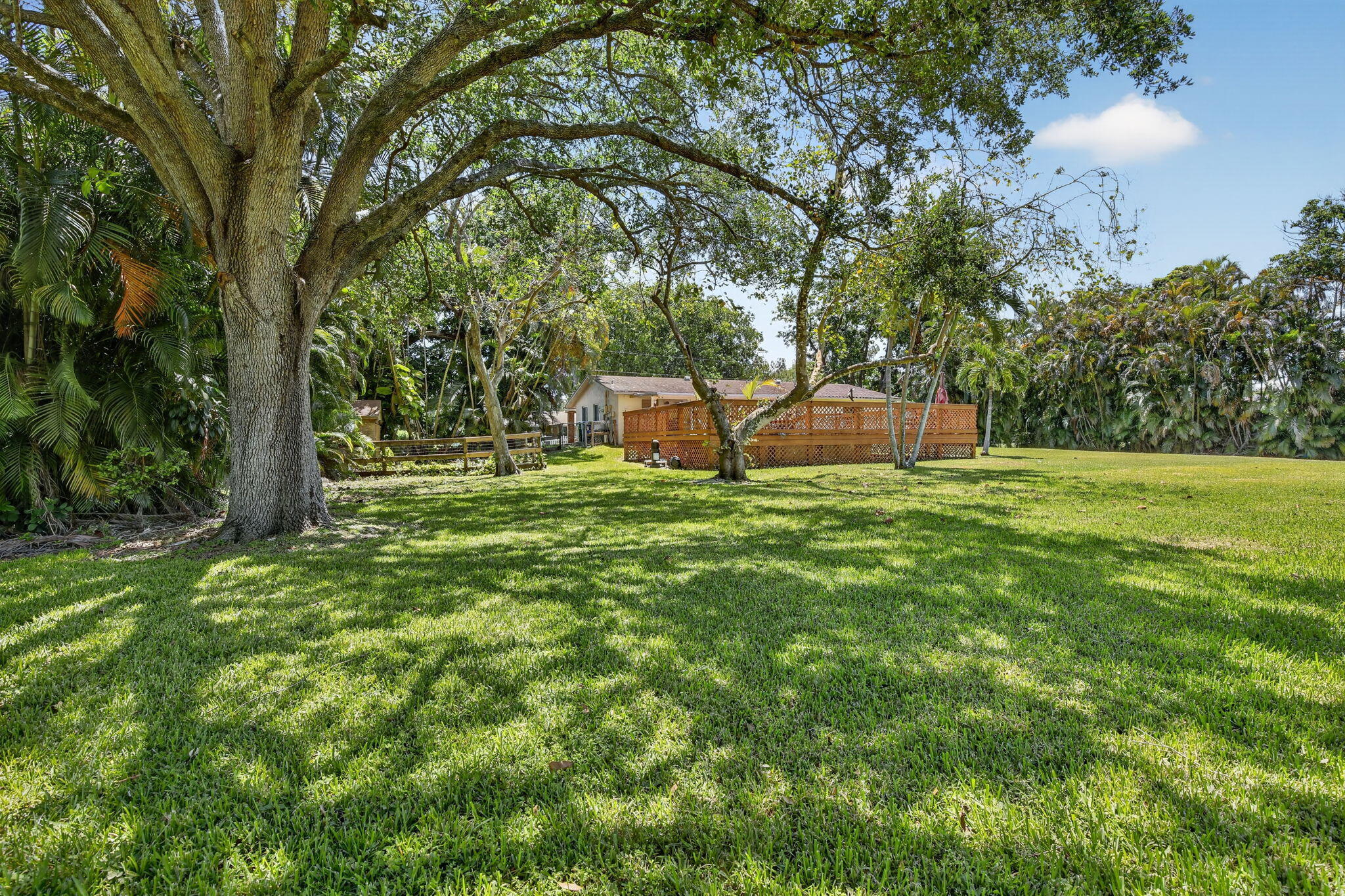 COUNTRY ACRES - Residential