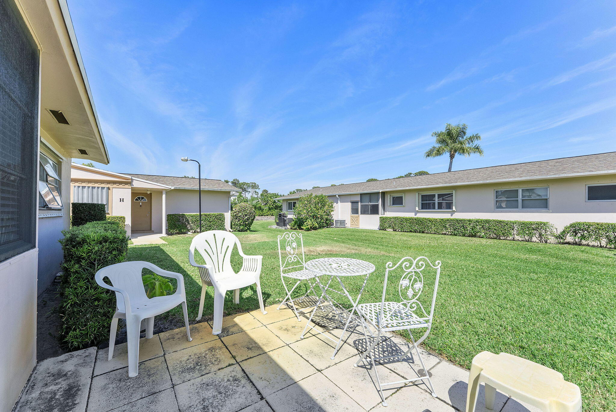 CRESTHAVEN VILLAS CONDO 25 - Residential