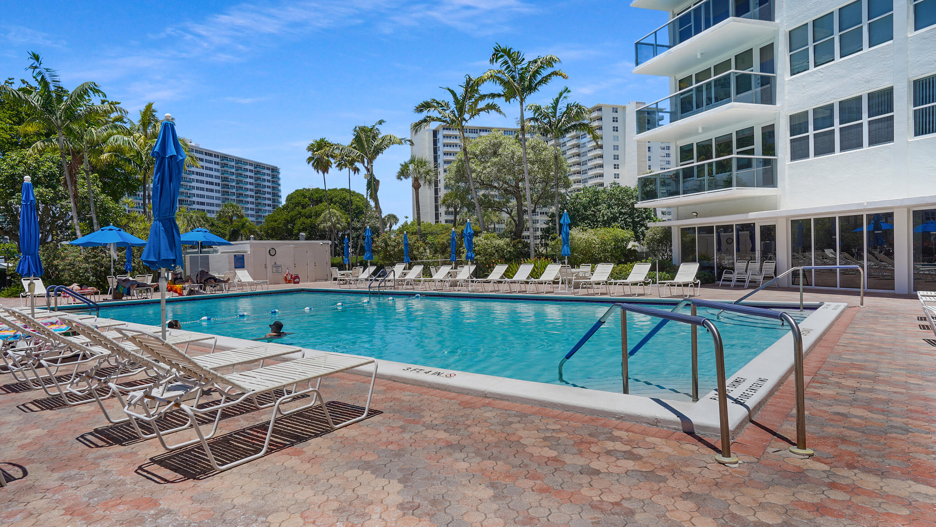 Coral Ridge Towers East - Residential