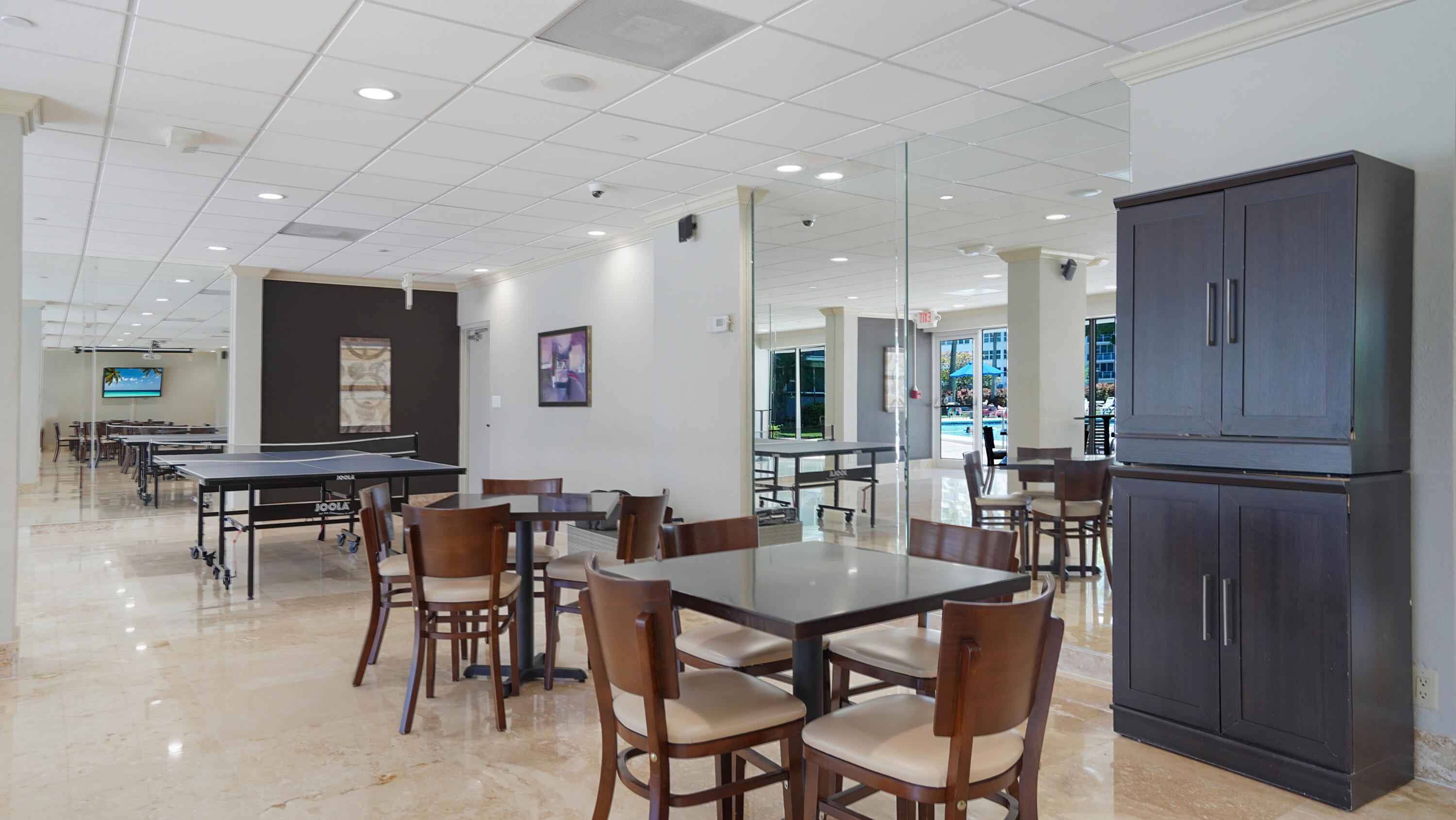Coral Ridge Towers East - Residential