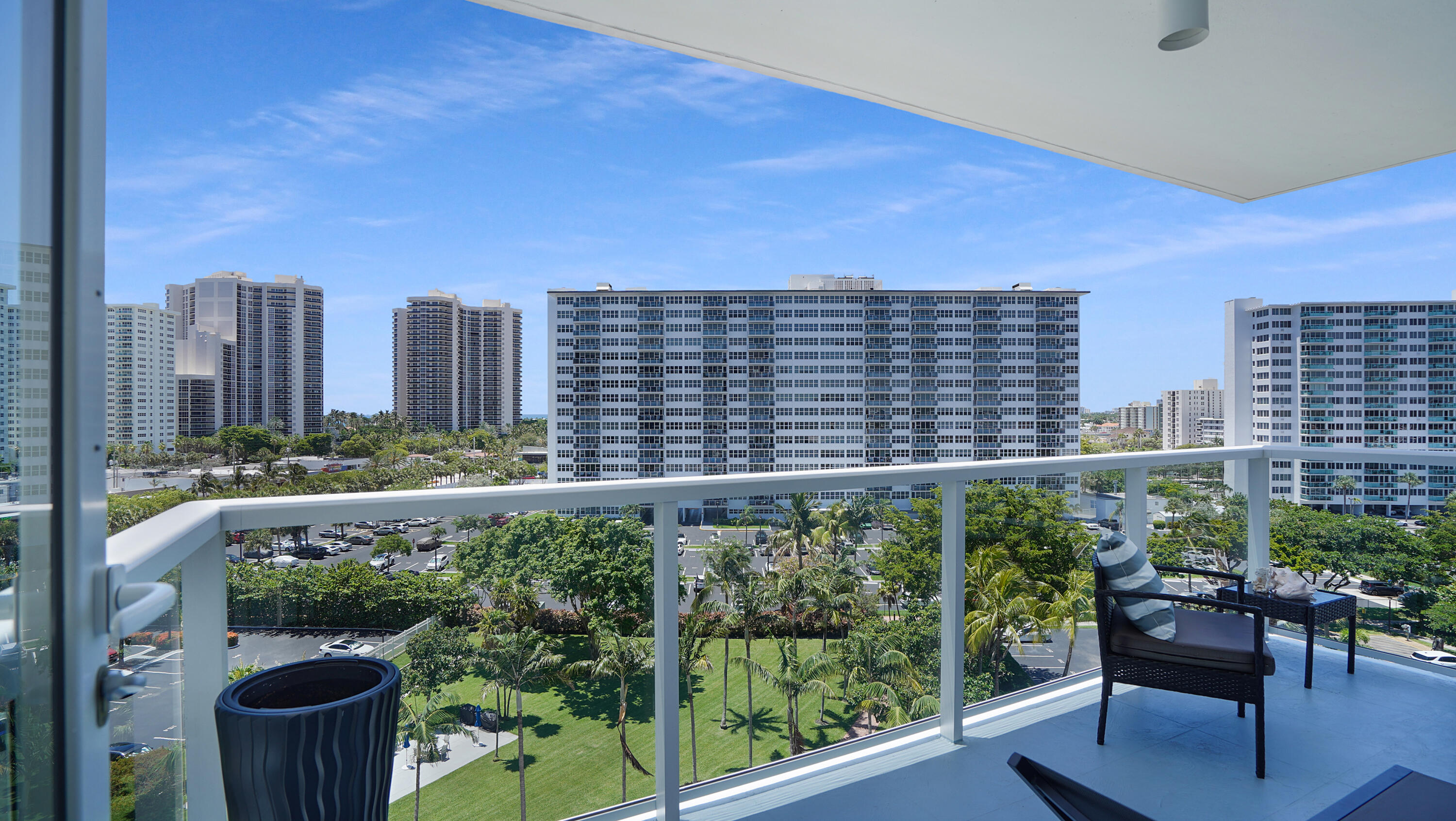 Coral Ridge Towers East - Residential