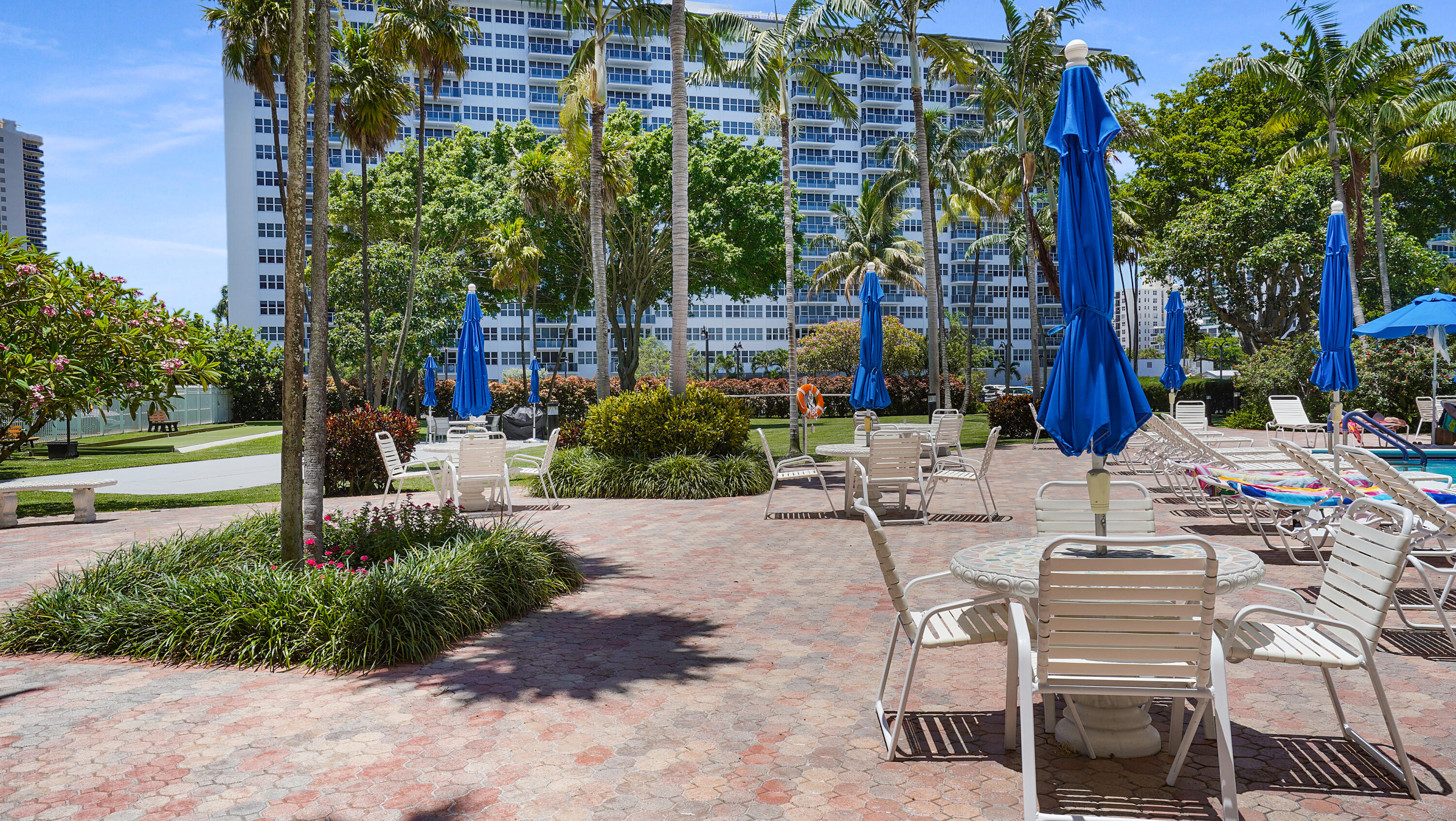 Coral Ridge Towers East - Residential