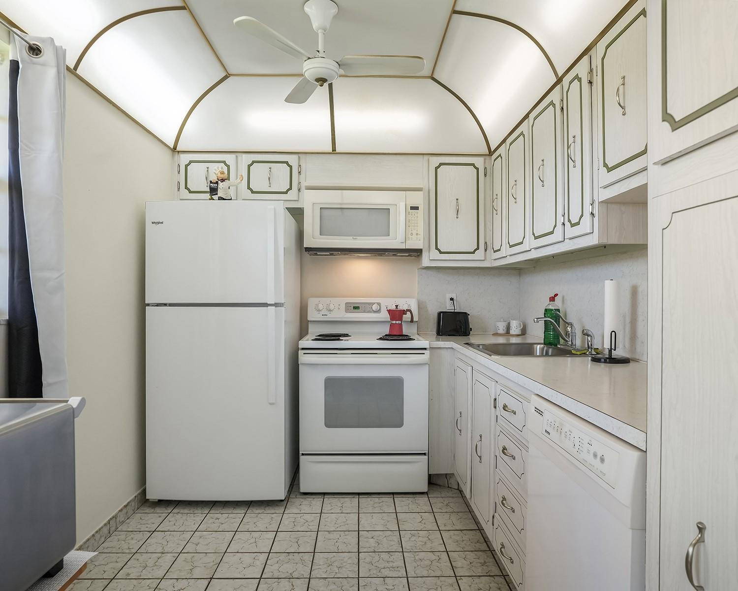 VILLAGE ROYALE GREENWOOD - Residential