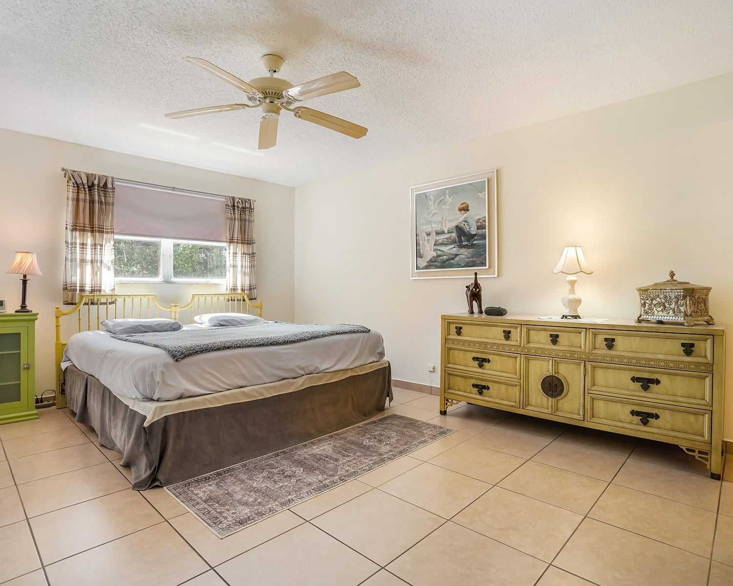 VILLAGE ROYALE GREENWOOD - Residential