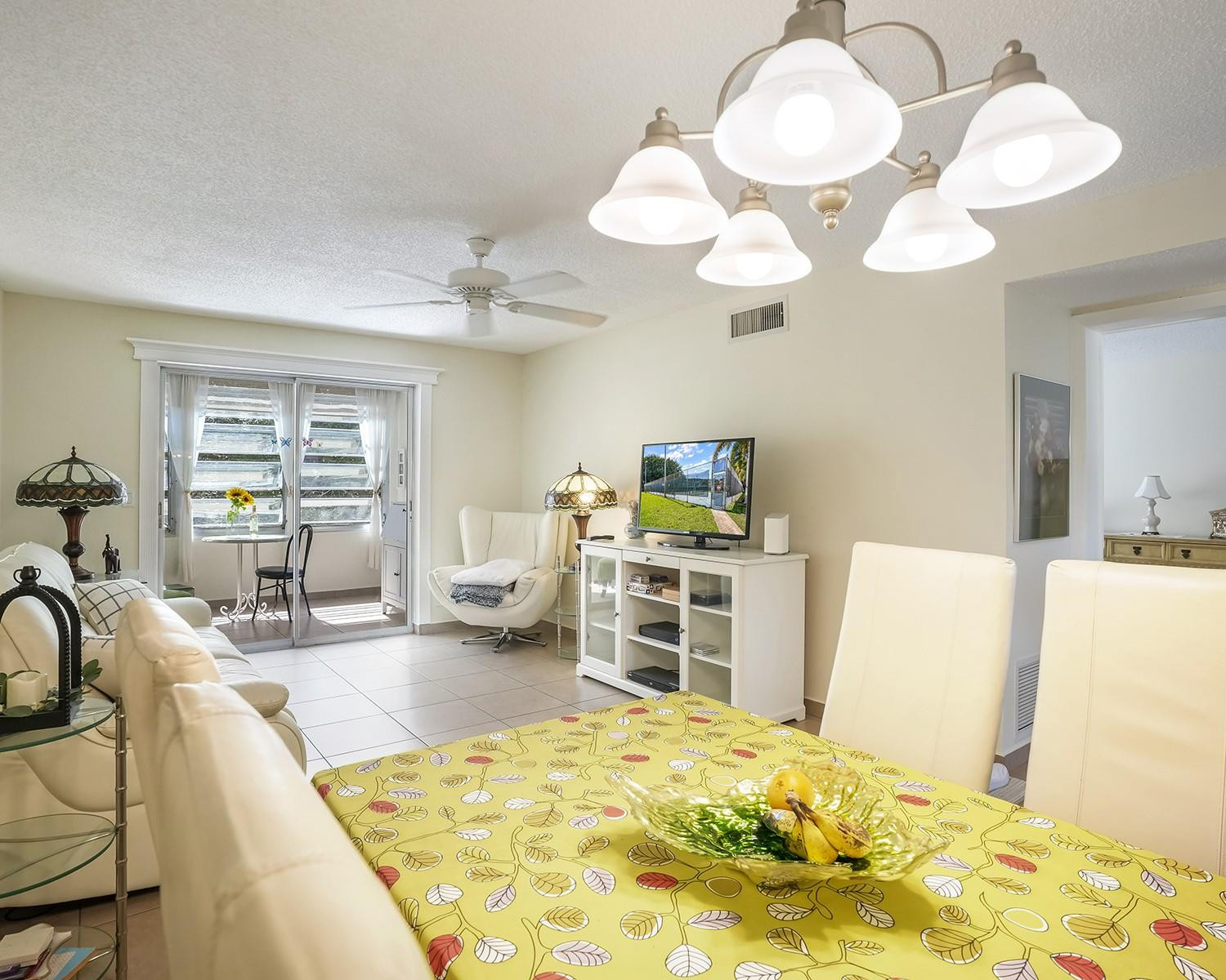 VILLAGE ROYALE GREENWOOD - Residential