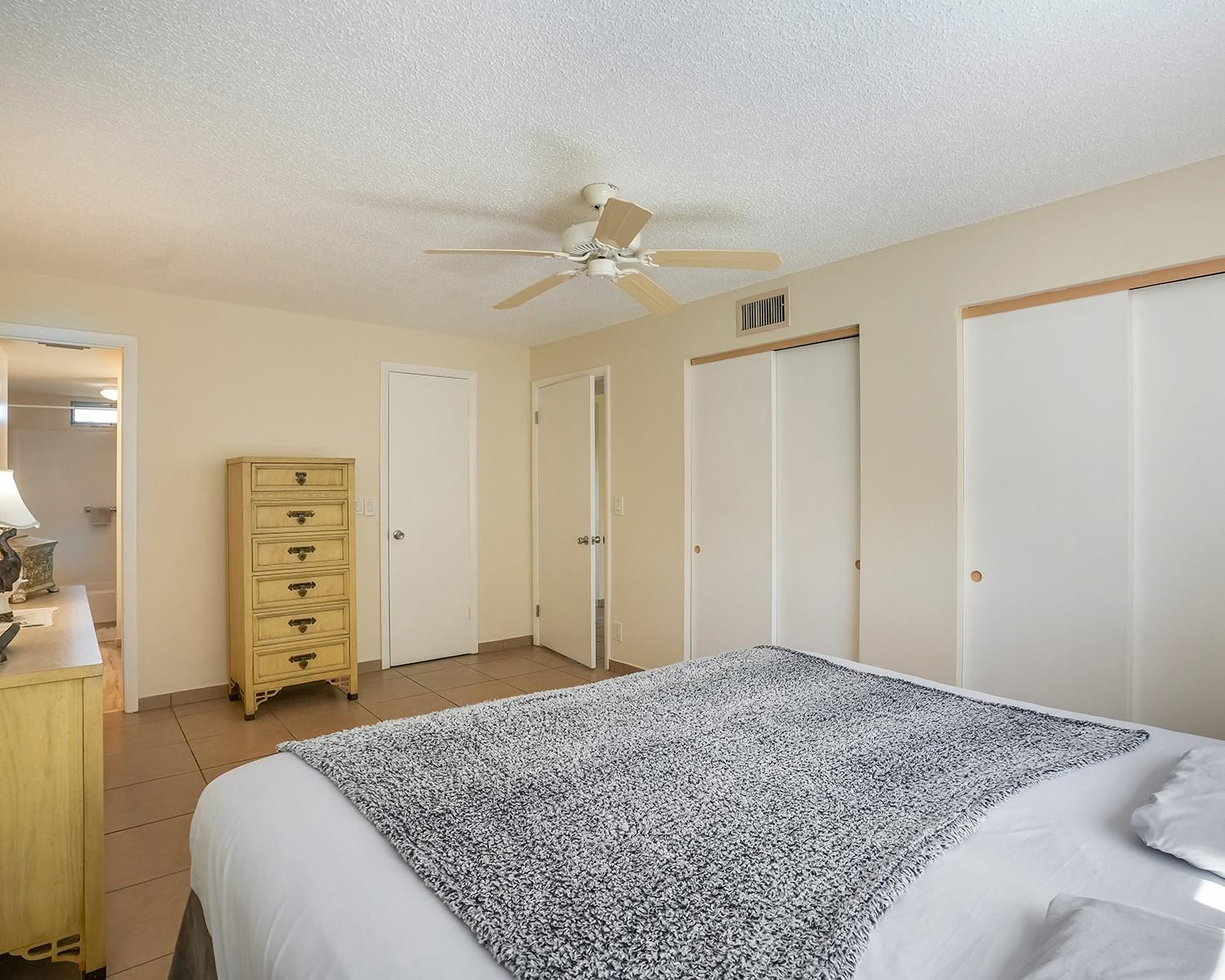 VILLAGE ROYALE GREENWOOD - Residential