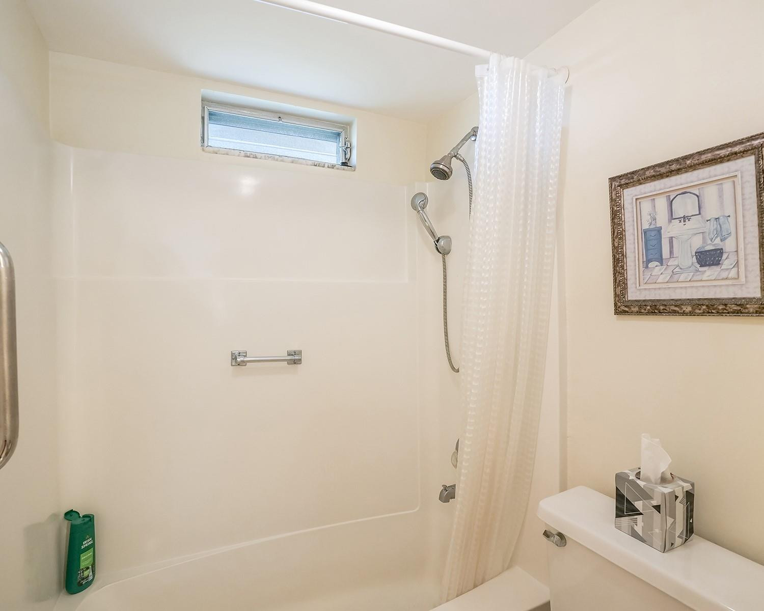 VILLAGE ROYALE GREENWOOD - Residential