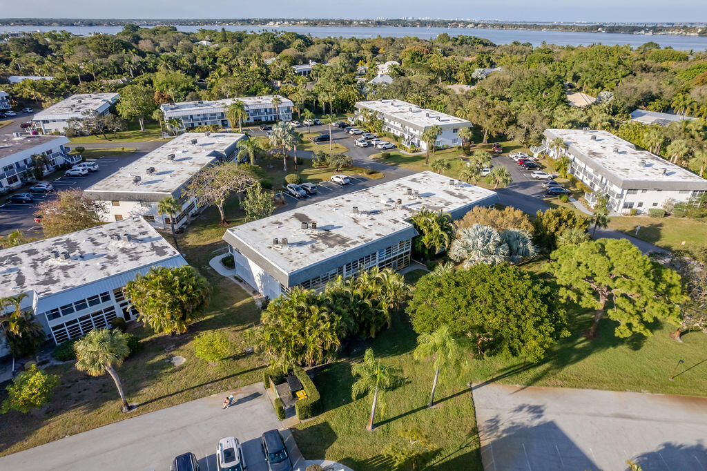 CEDAR POINTE CONDO - Residential
