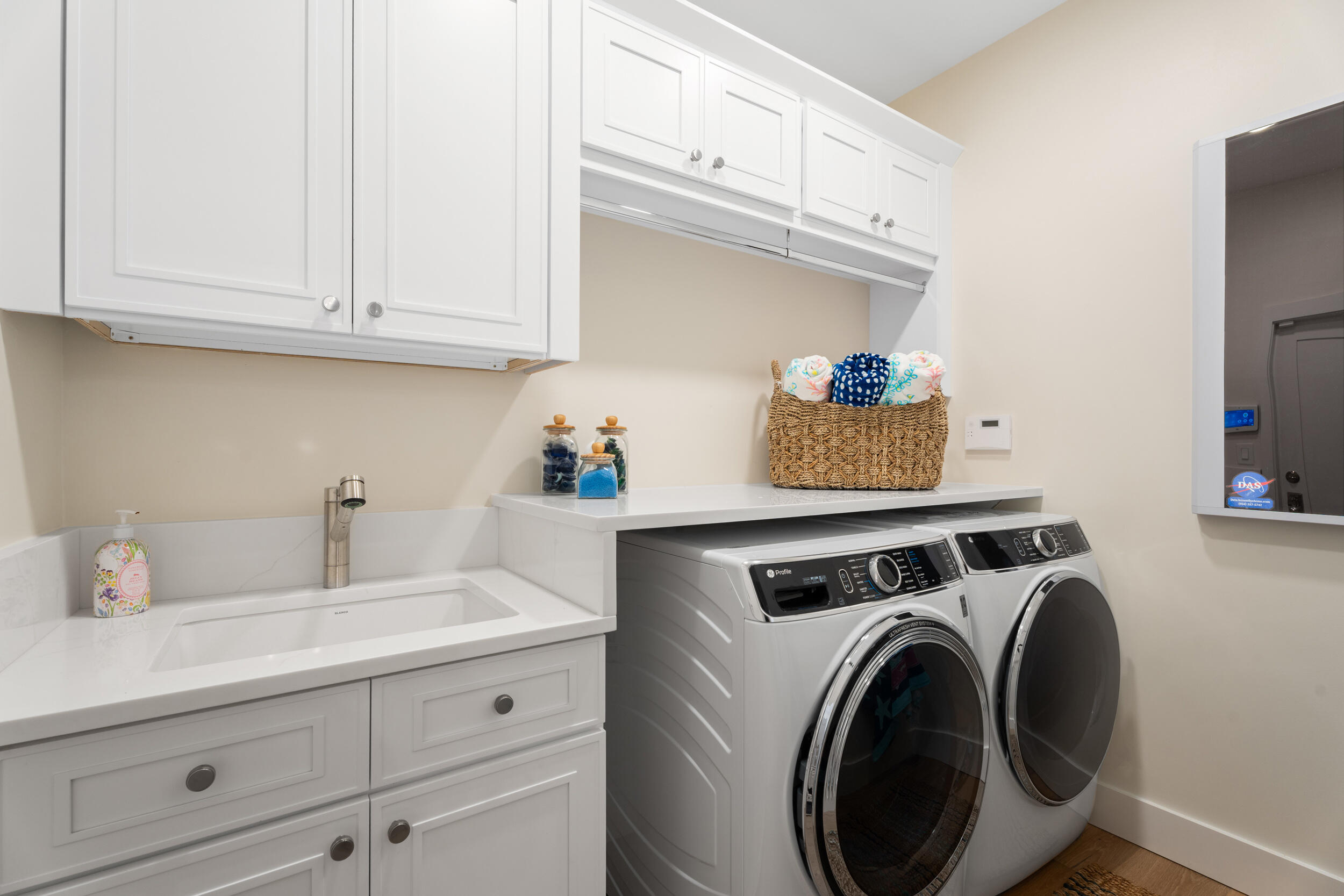 WINDRIFT AT JONATHANS LANDING - Residential