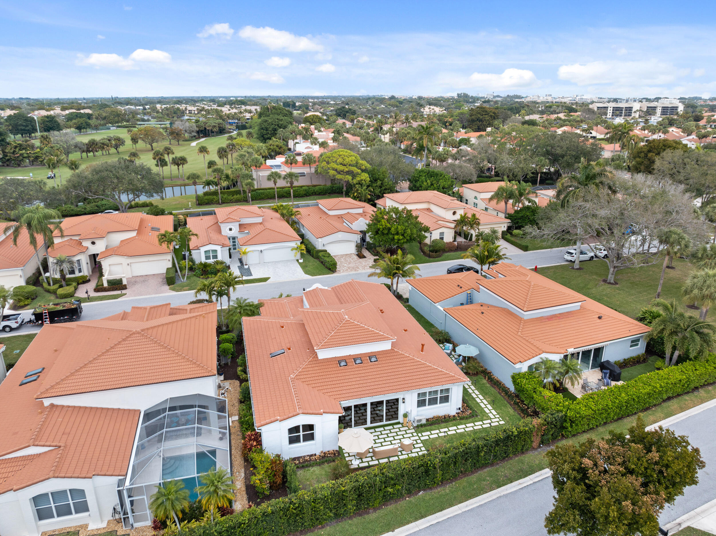 WINDRIFT AT JONATHANS LANDING - Residential