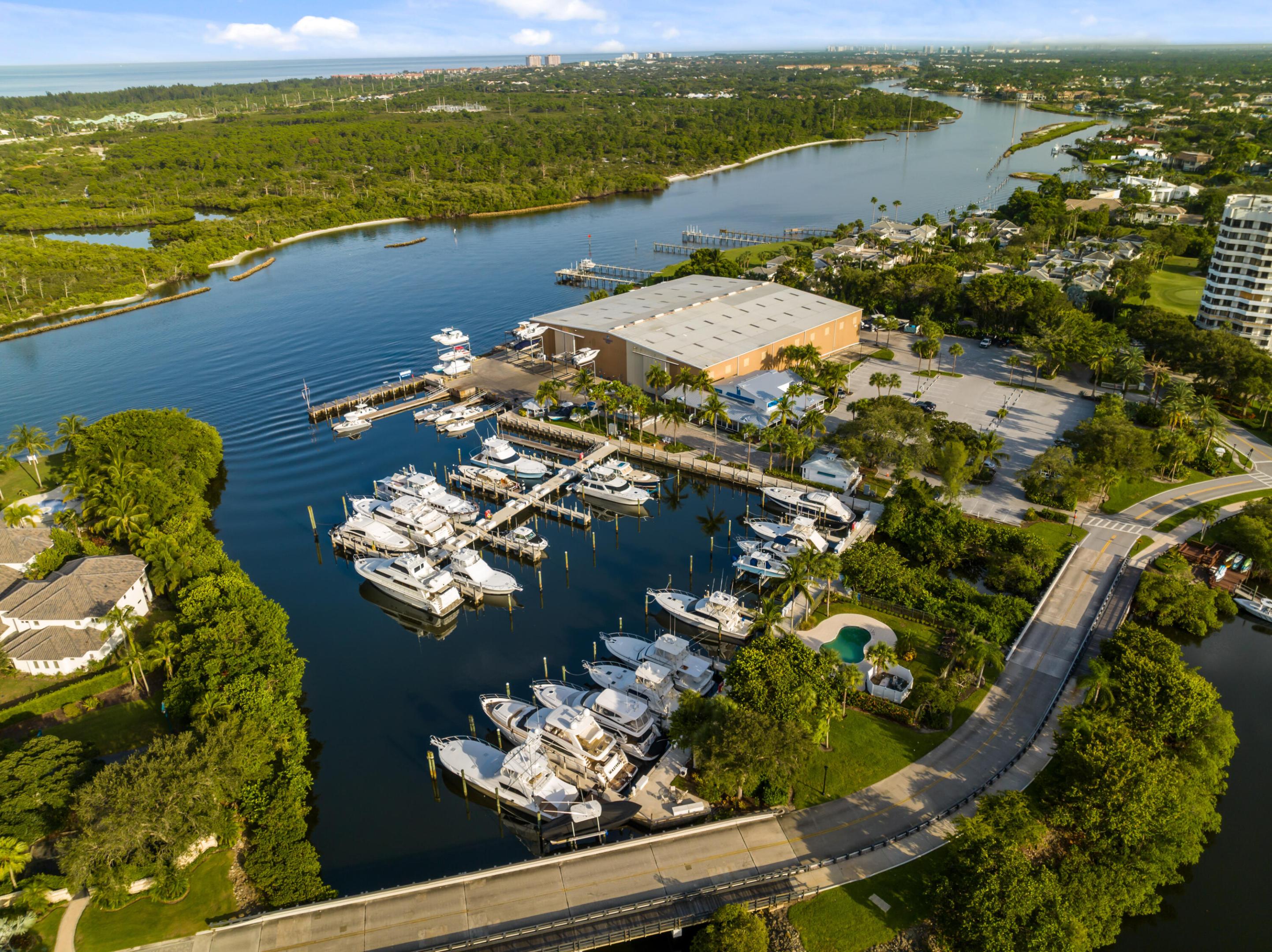 WINDRIFT AT JONATHANS LANDING - Residential
