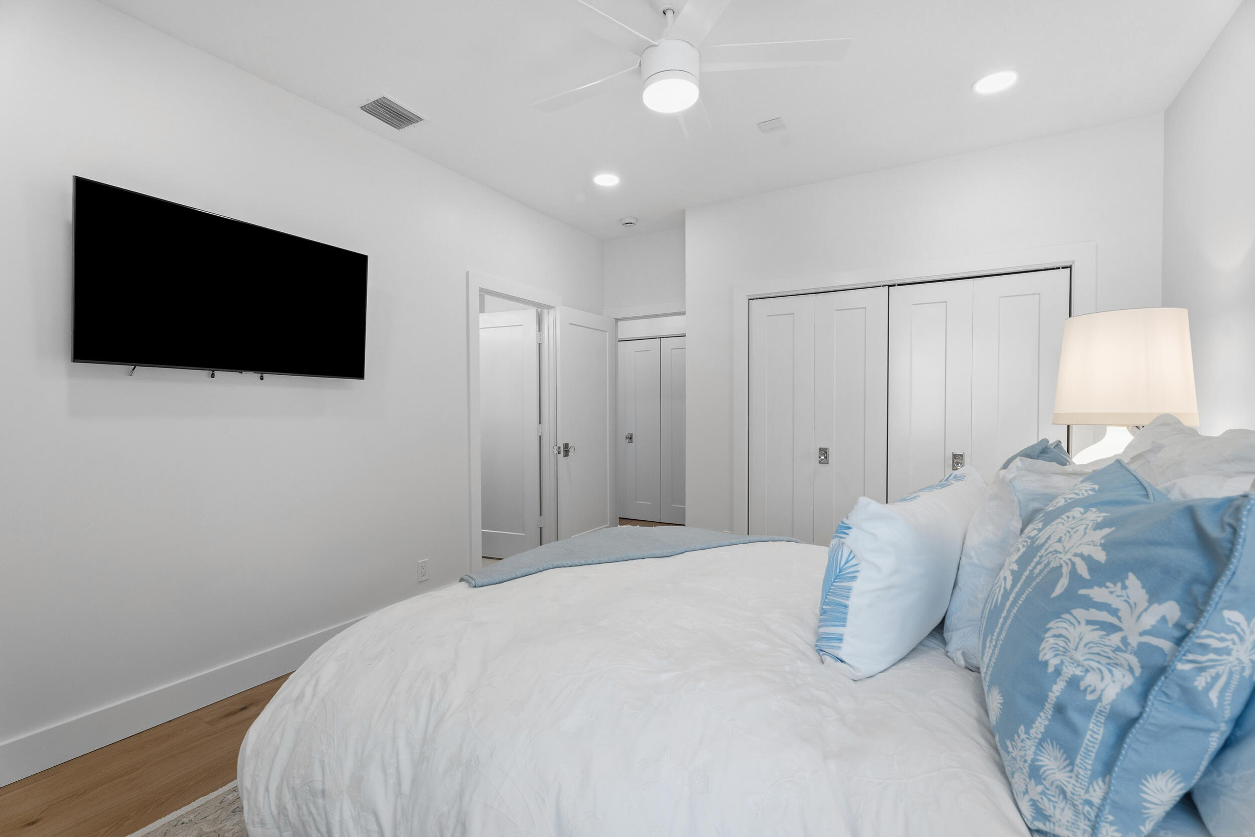 WINDRIFT AT JONATHANS LANDING - Residential