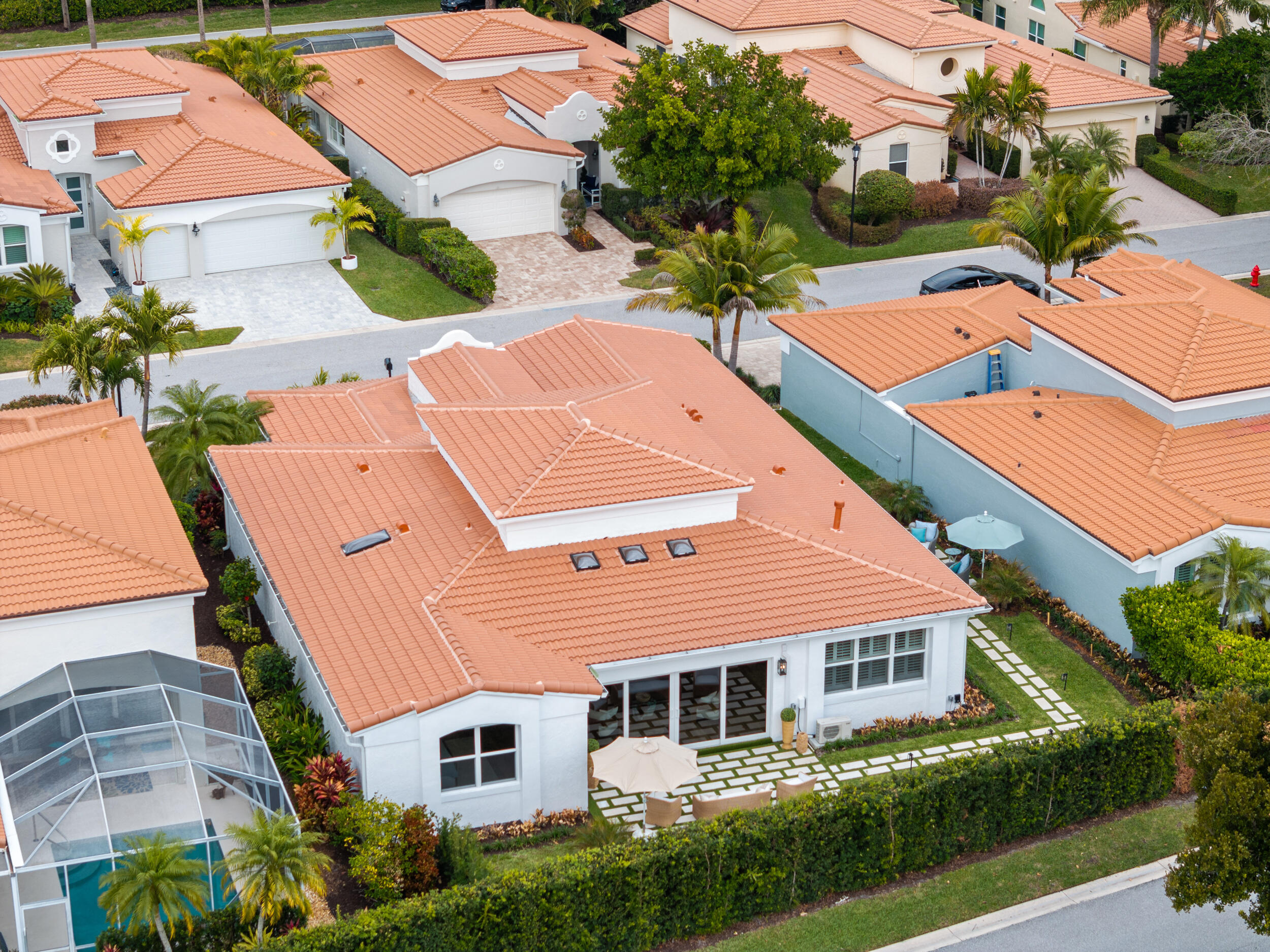 WINDRIFT AT JONATHANS LANDING - Residential
